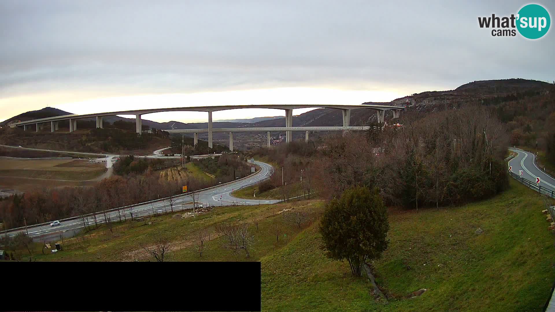 Webcam Črni Kal Viaduct – view from Viki Burger