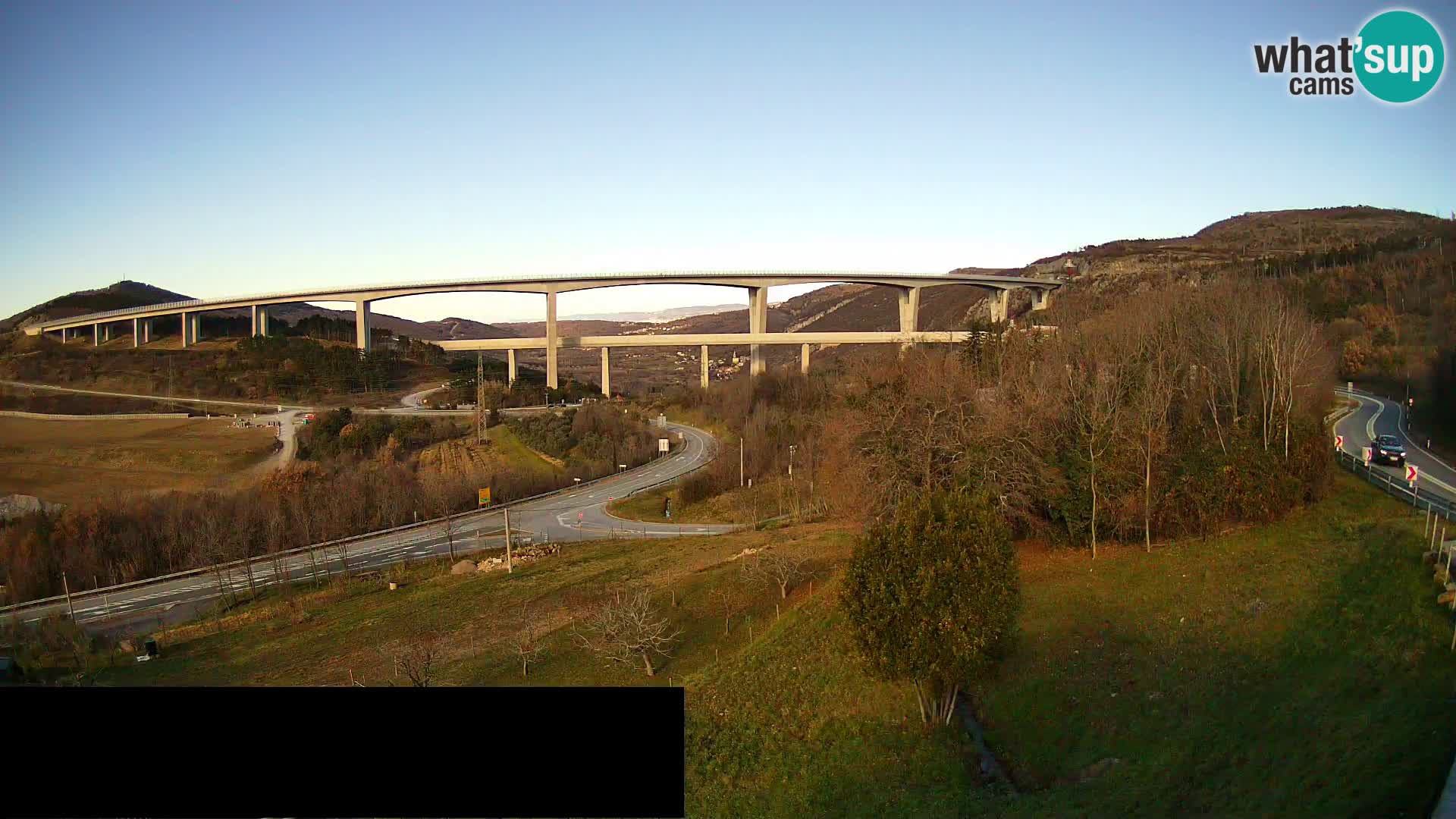 Webcam Črni Kal Viaduct – view from Viki Burger