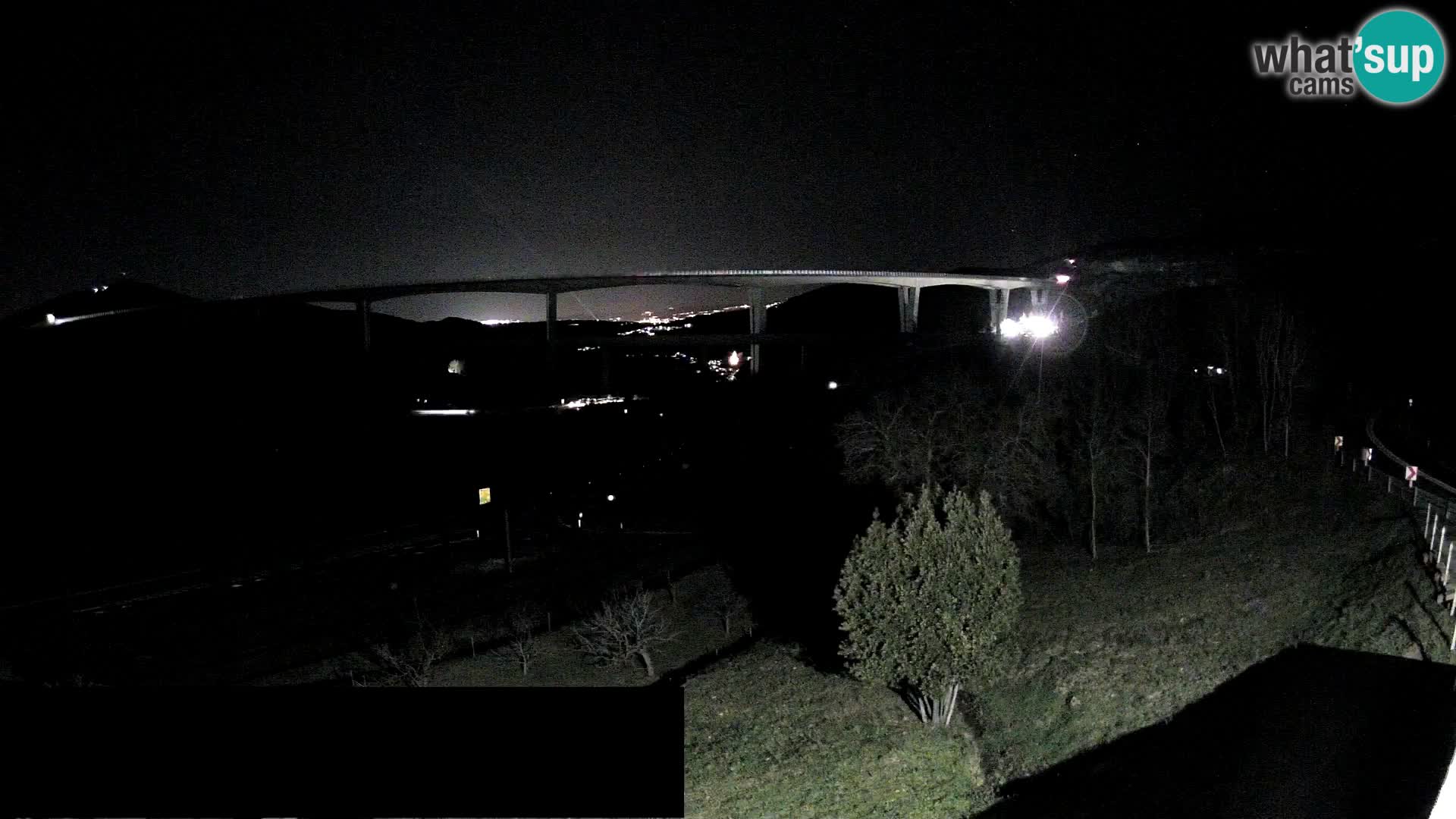 Webcam Črni Kal Viaduct – view from Viki Burger