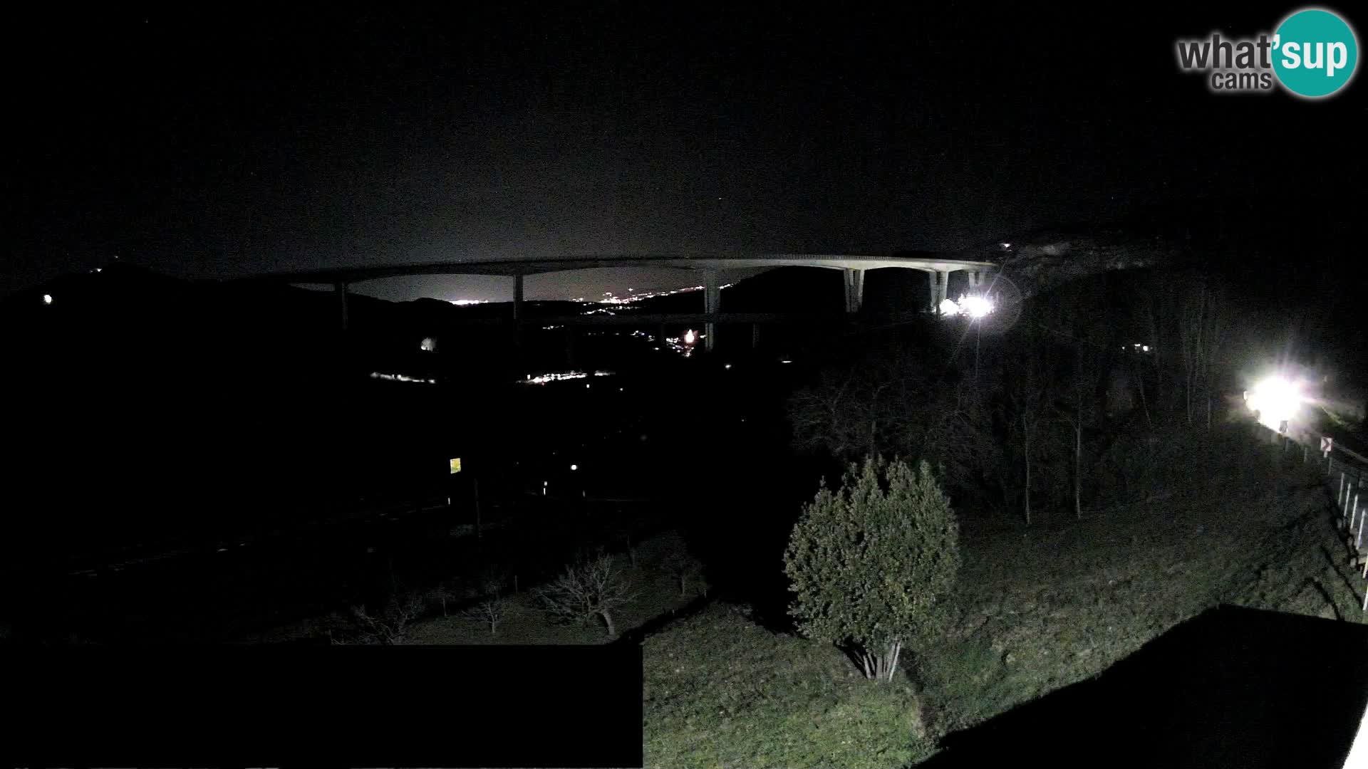 Webcam Črni Kal Viaduct – view from Viki Burger