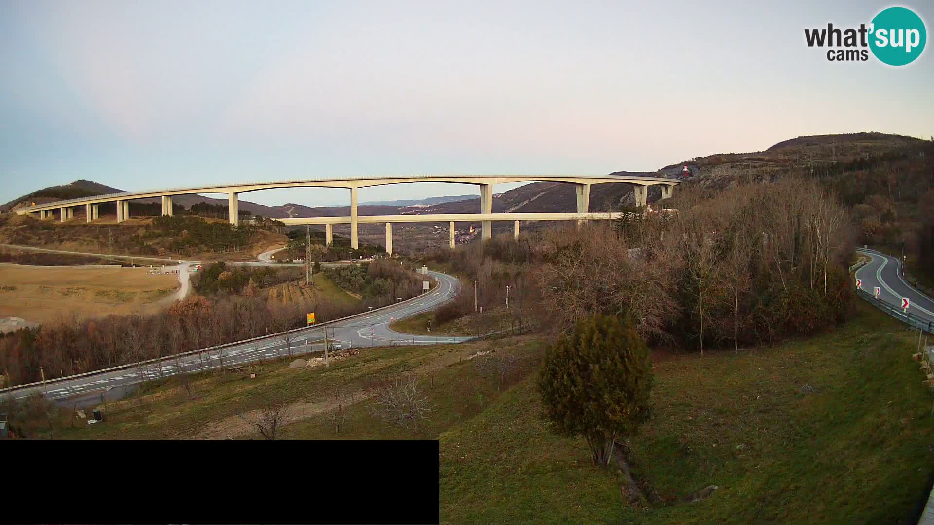 Webcam Črni Kal Viaduct – view from Viki Burger