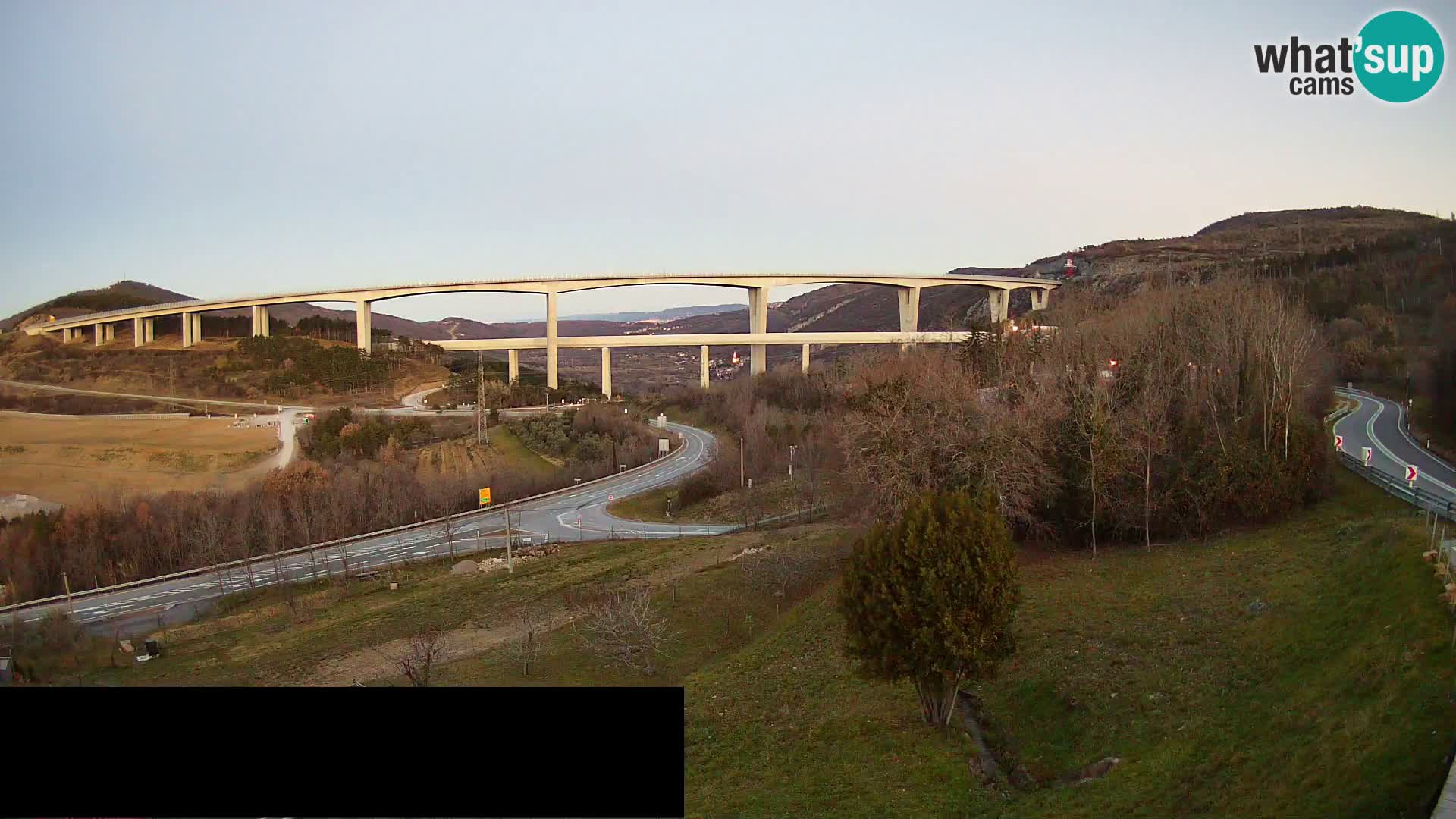 Live cam Črni Kal Viaduc – Viki Burger