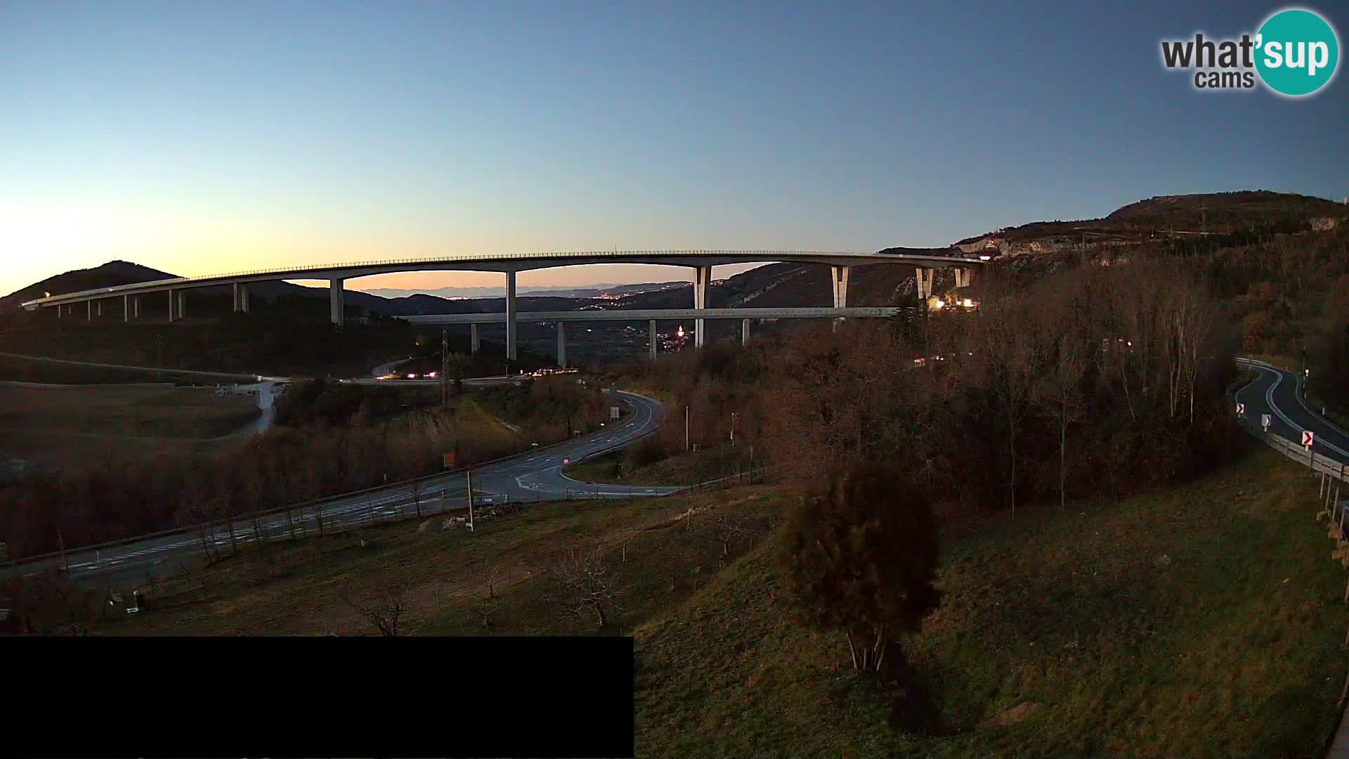 Webcam Črni Kal Viaduct – view from Viki Burger