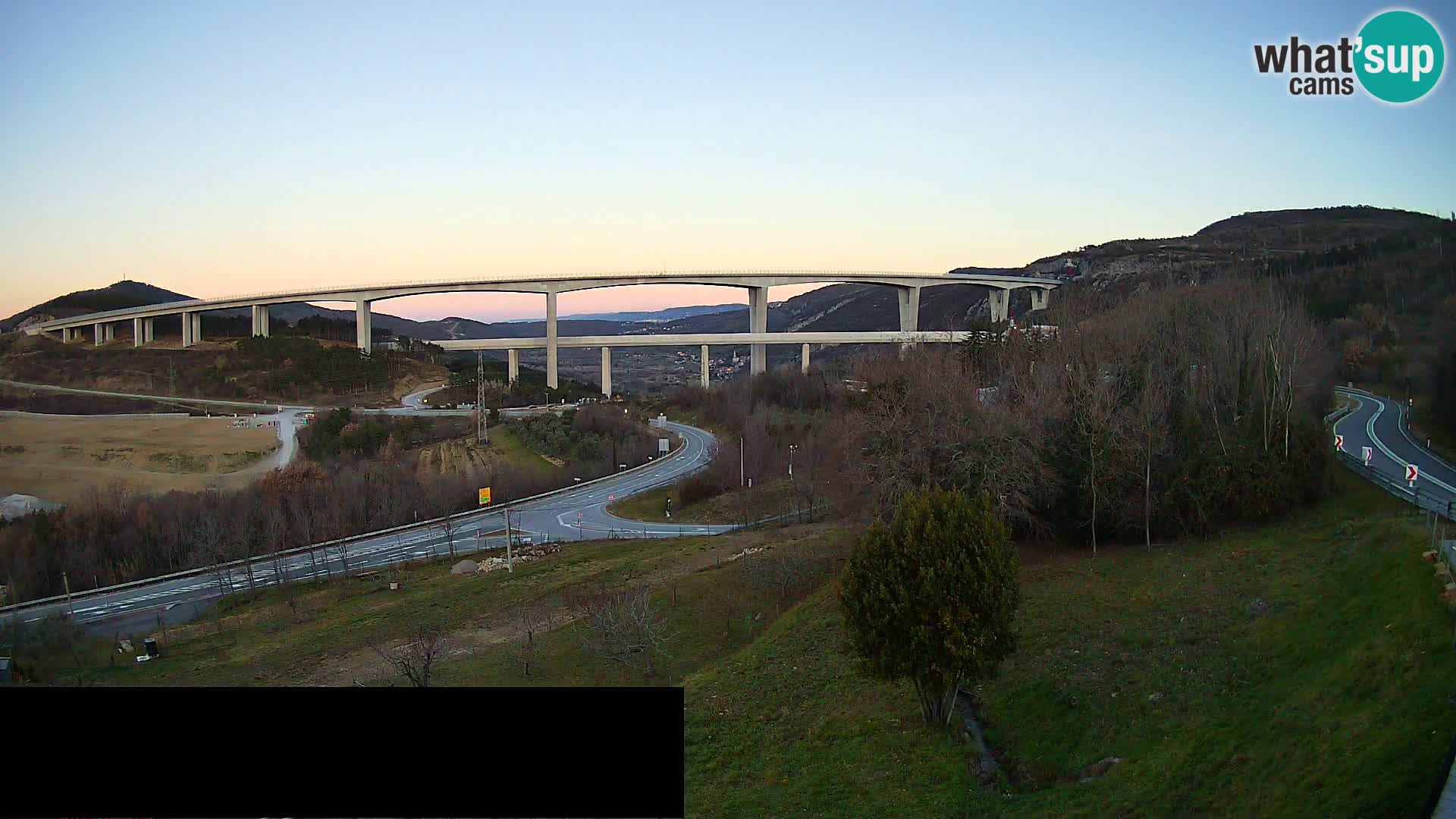 Webcam Črni Kal Viaduct – view from Viki Burger