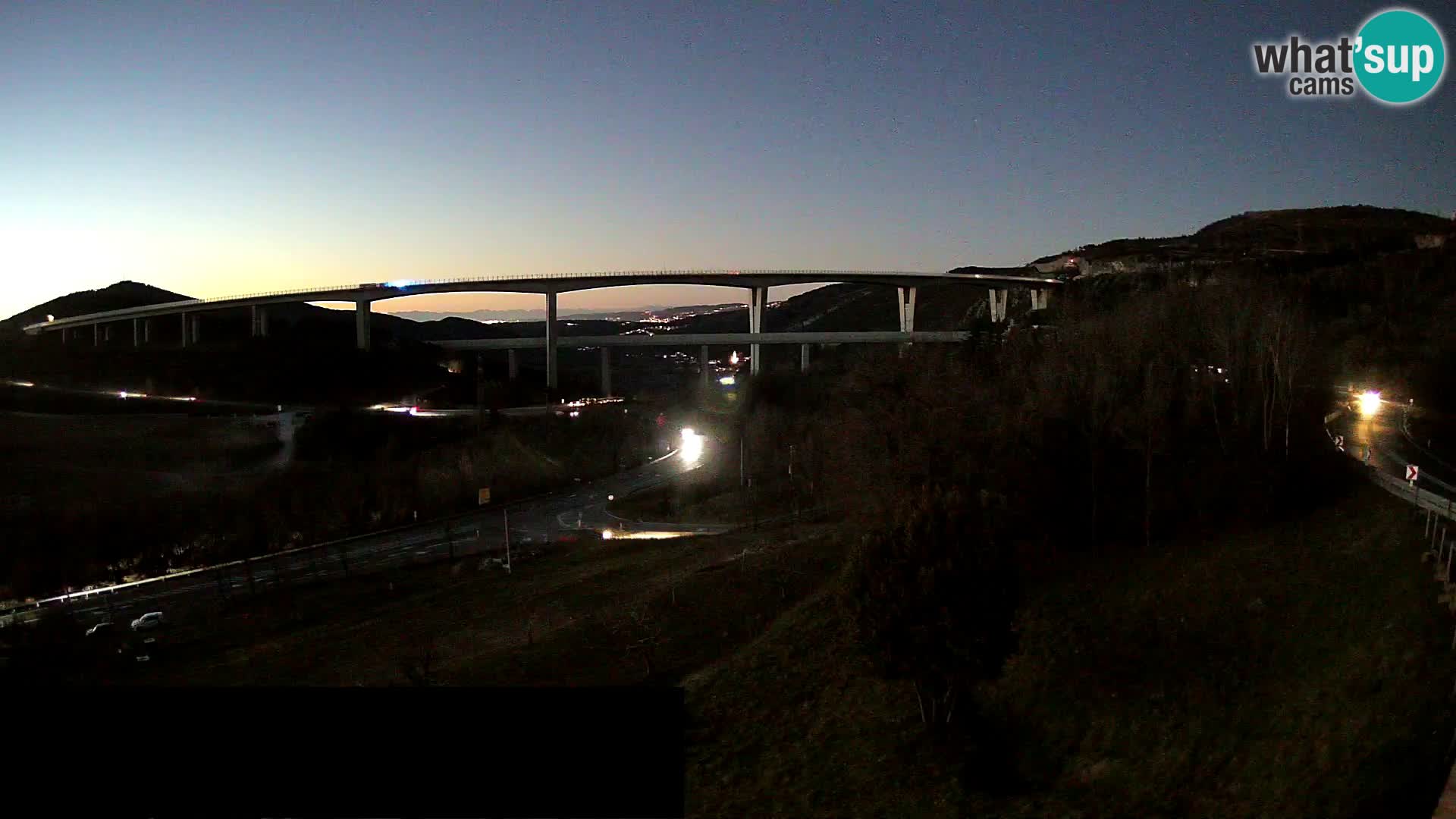 Webcam Črni Kal Viaduct – view from Viki Burger