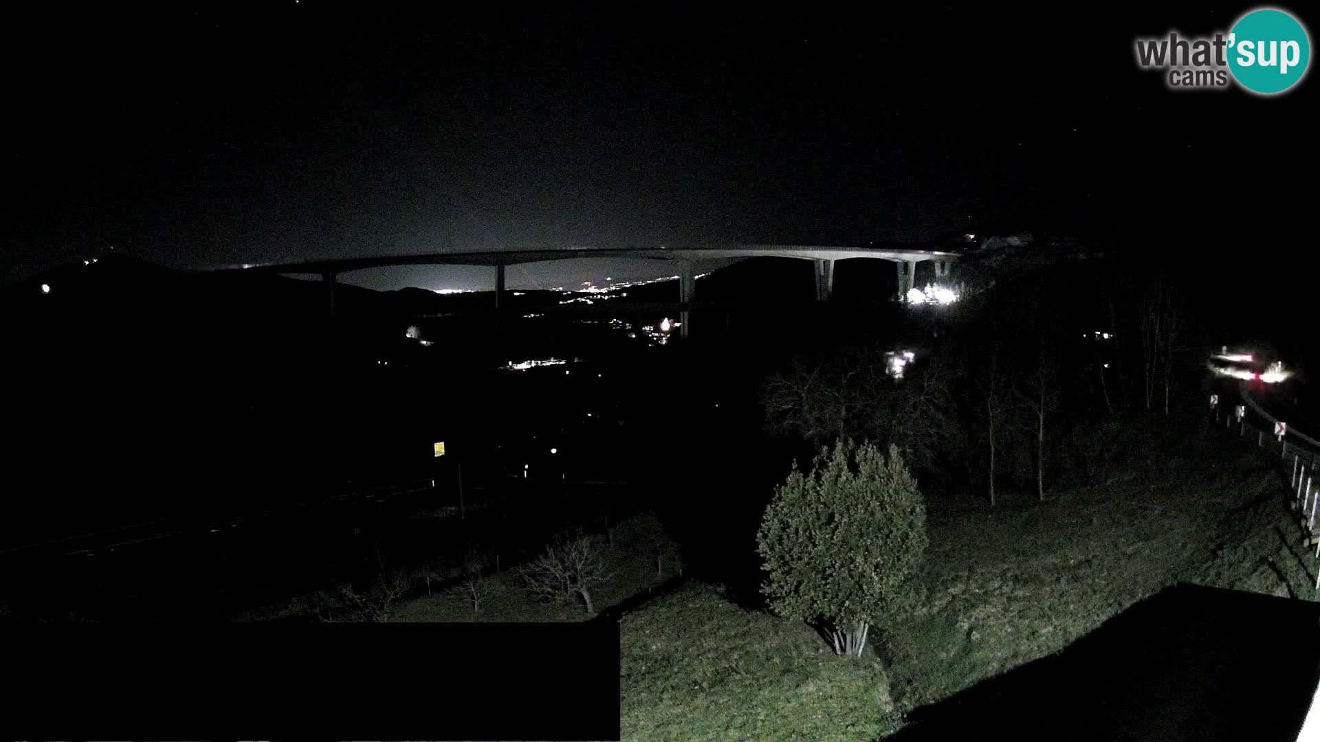 Webcam Črni Kal Viaduct – view from Viki Burger