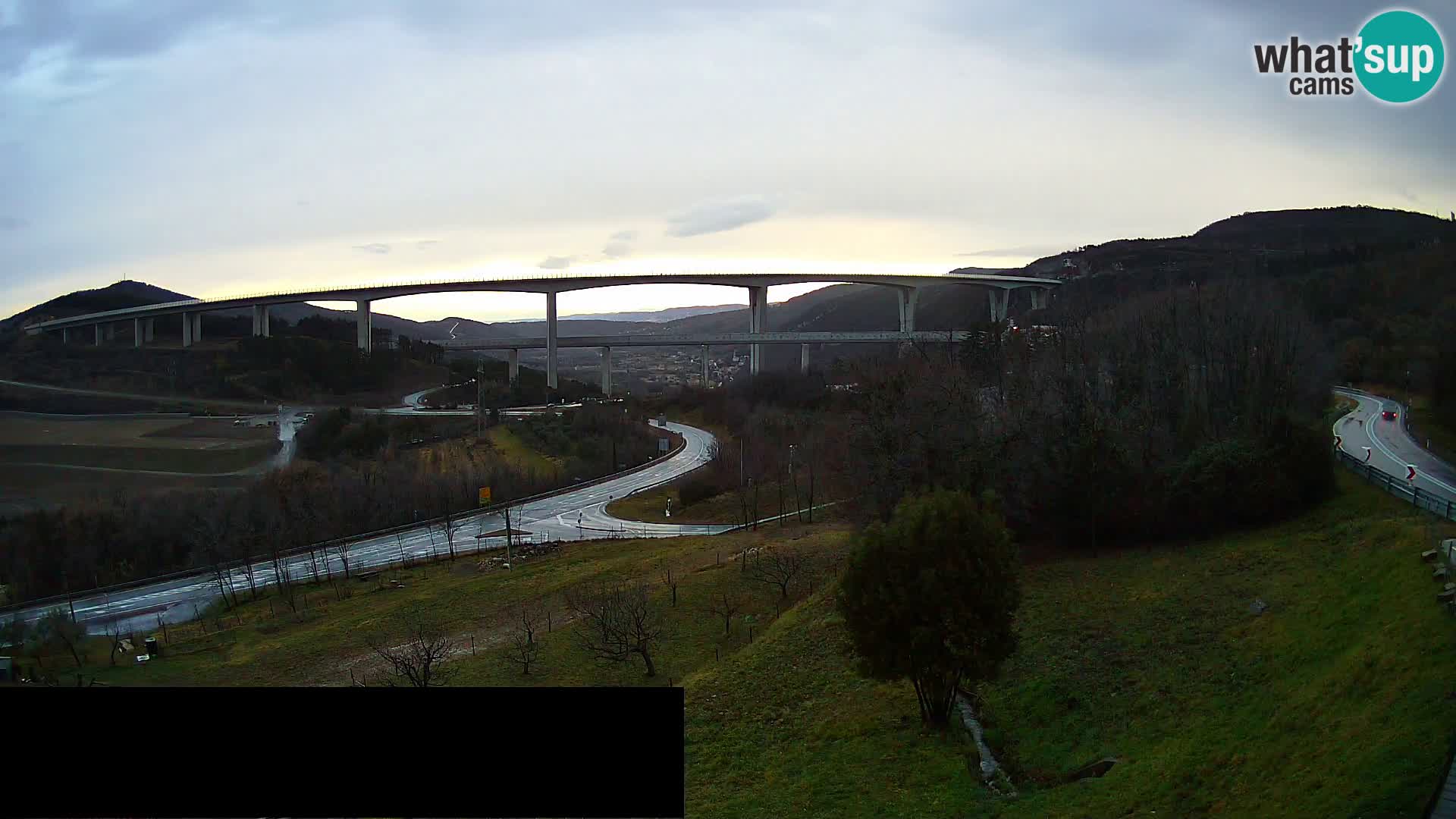 Live cam Črni Kal Viaduc – Viki Burger