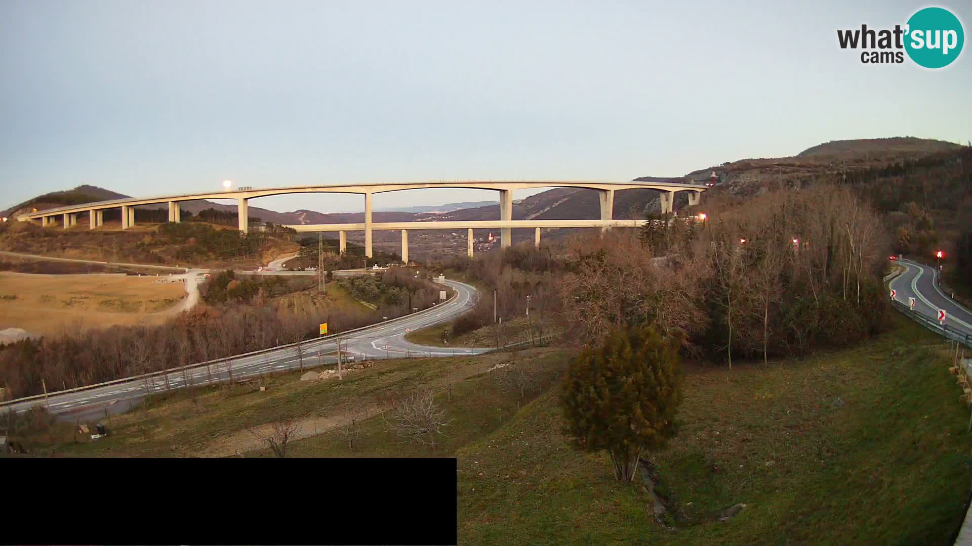 Live cam Črni Kal Viaduc – Viki Burger