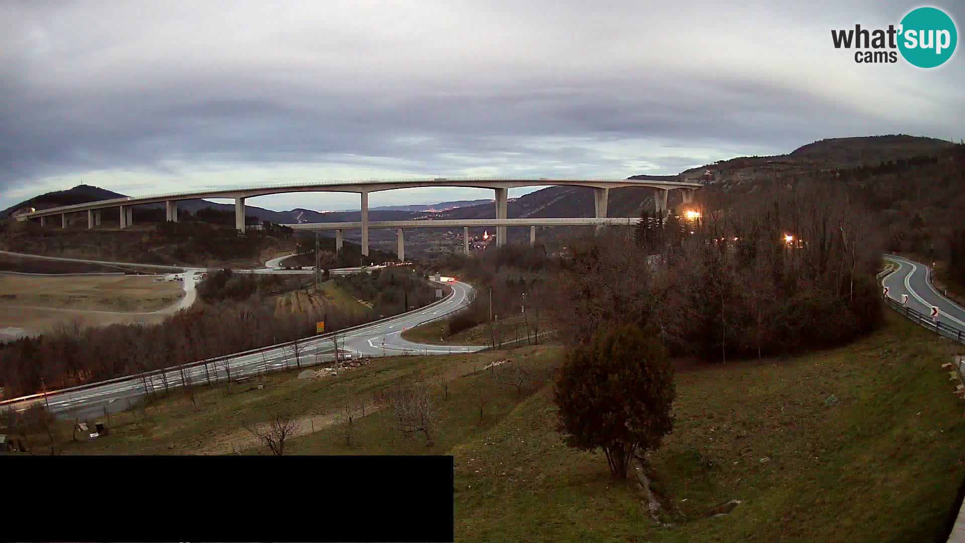 Webcam Črni Kal Viaduct – view from Viki Burger