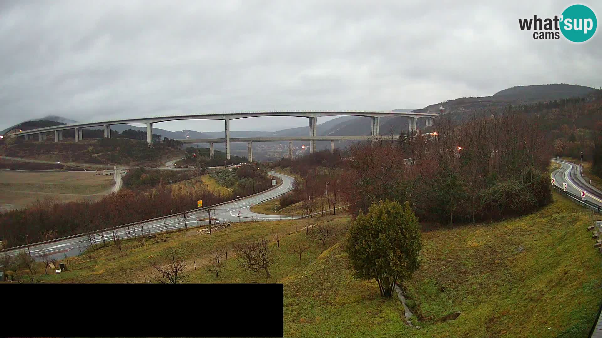 Kamera v živo Črni Kal Viadukt – pogled z Viki Burgerja