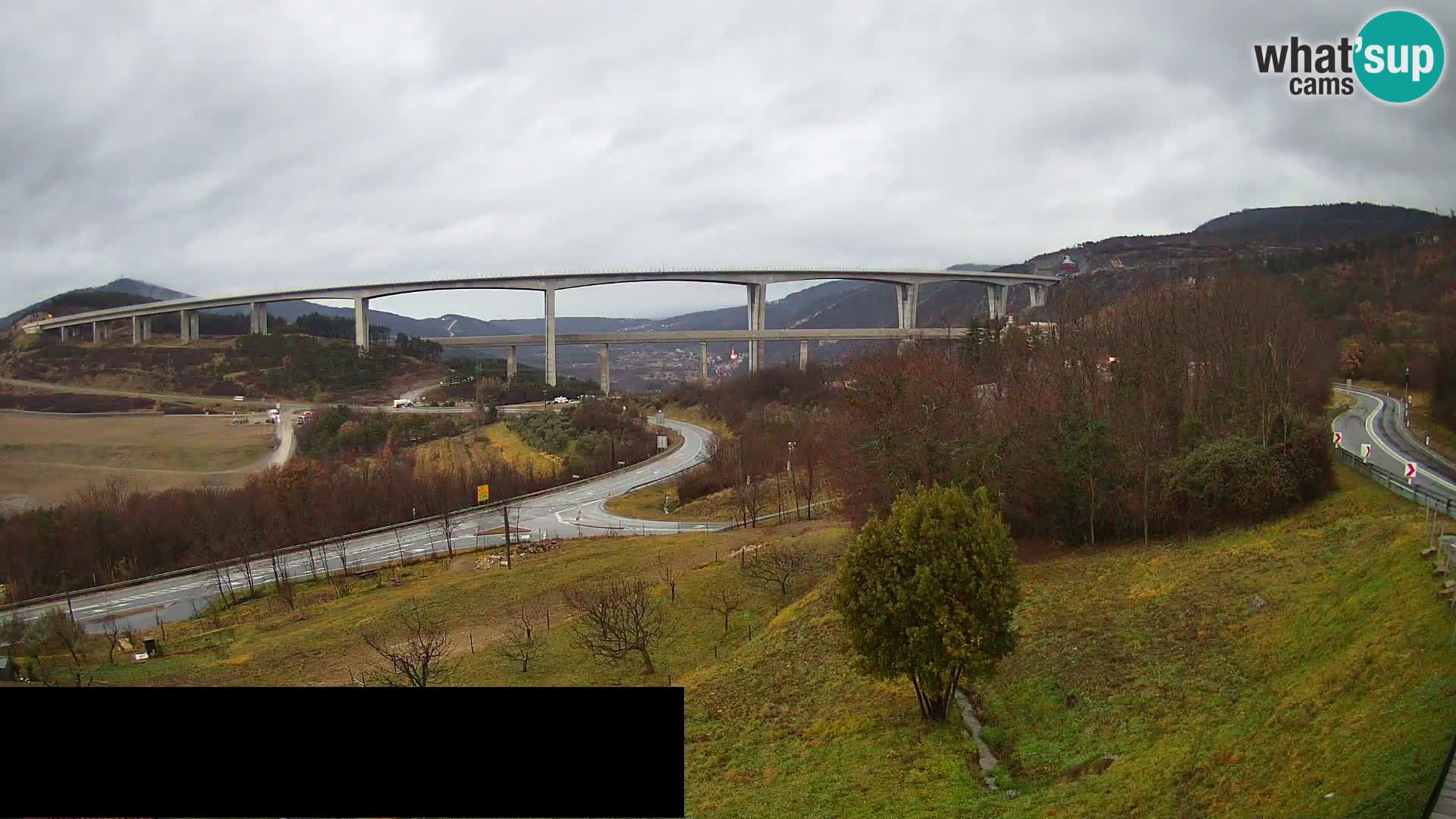 Kamera v živo Črni Kal Viadukt – pogled z Viki Burgerja