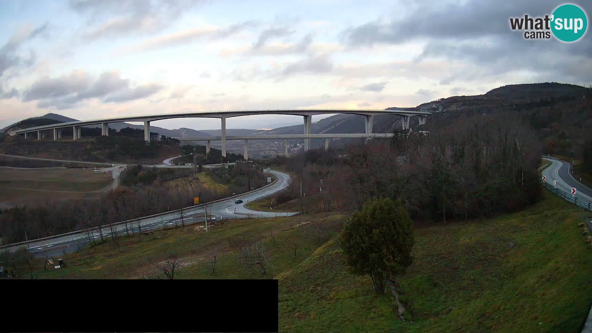 Webcam Črni Kal Viaduct – view from Viki Burger