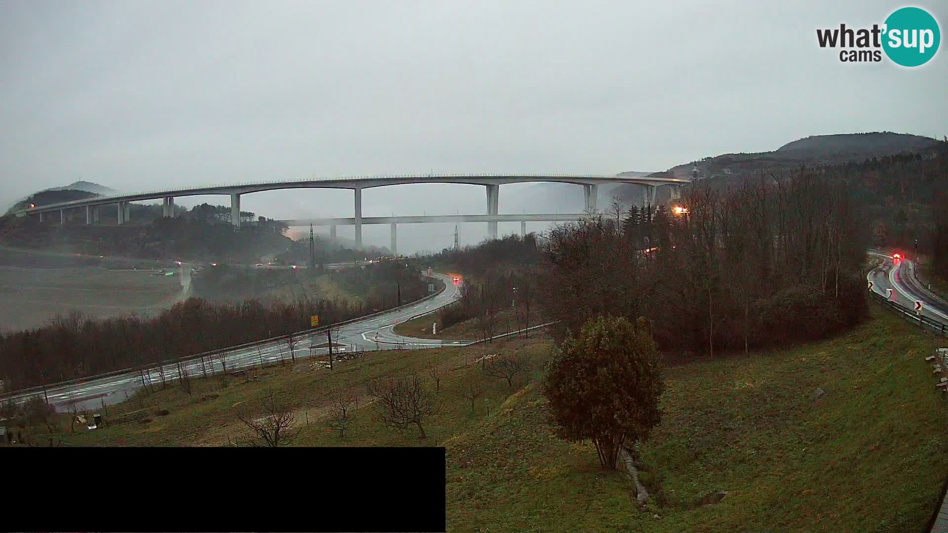 Live cam Črni Kal Viaduc – Viki Burger