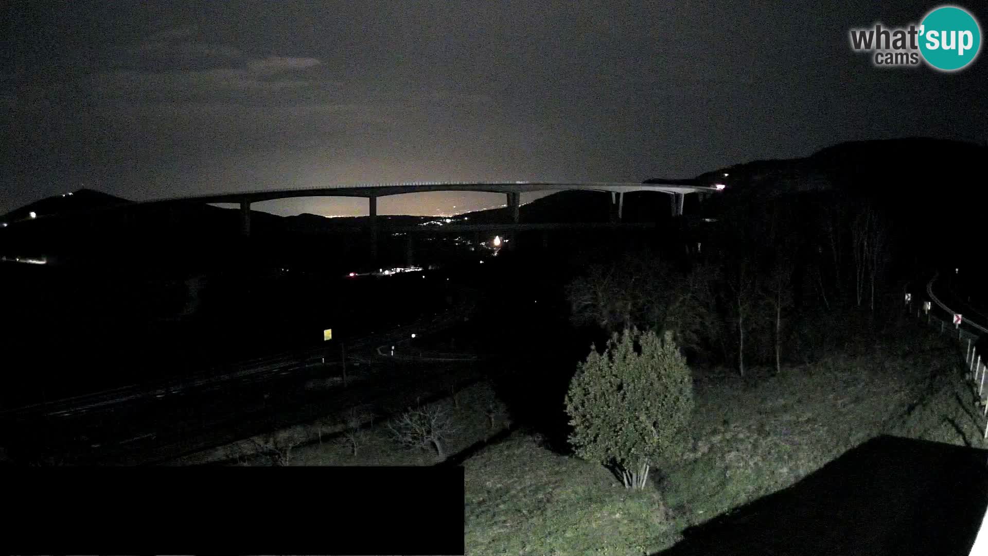 Live cam Črni Kal Viaduc – Viki Burger