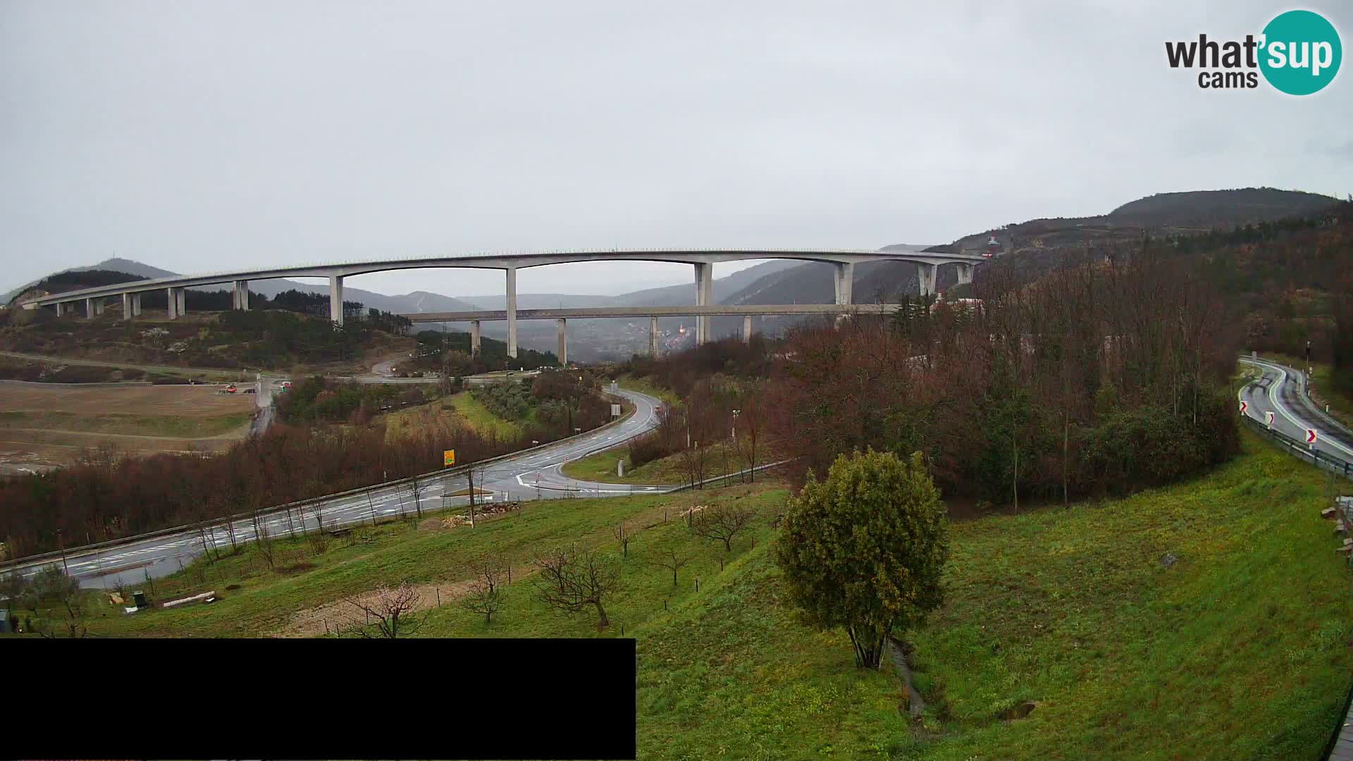 Webcam Črni Kal Viaduct – view from Viki Burger