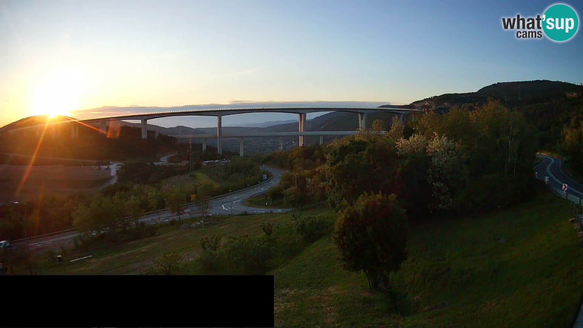 Webcam Črni Kal Viaduct – view from Viki Burger