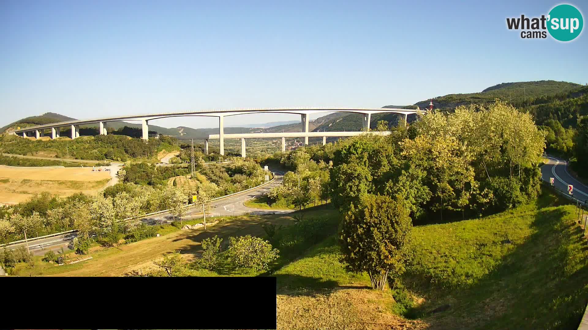 Kamera v živo Črni Kal Viadukt – pogled z Viki Burgerja