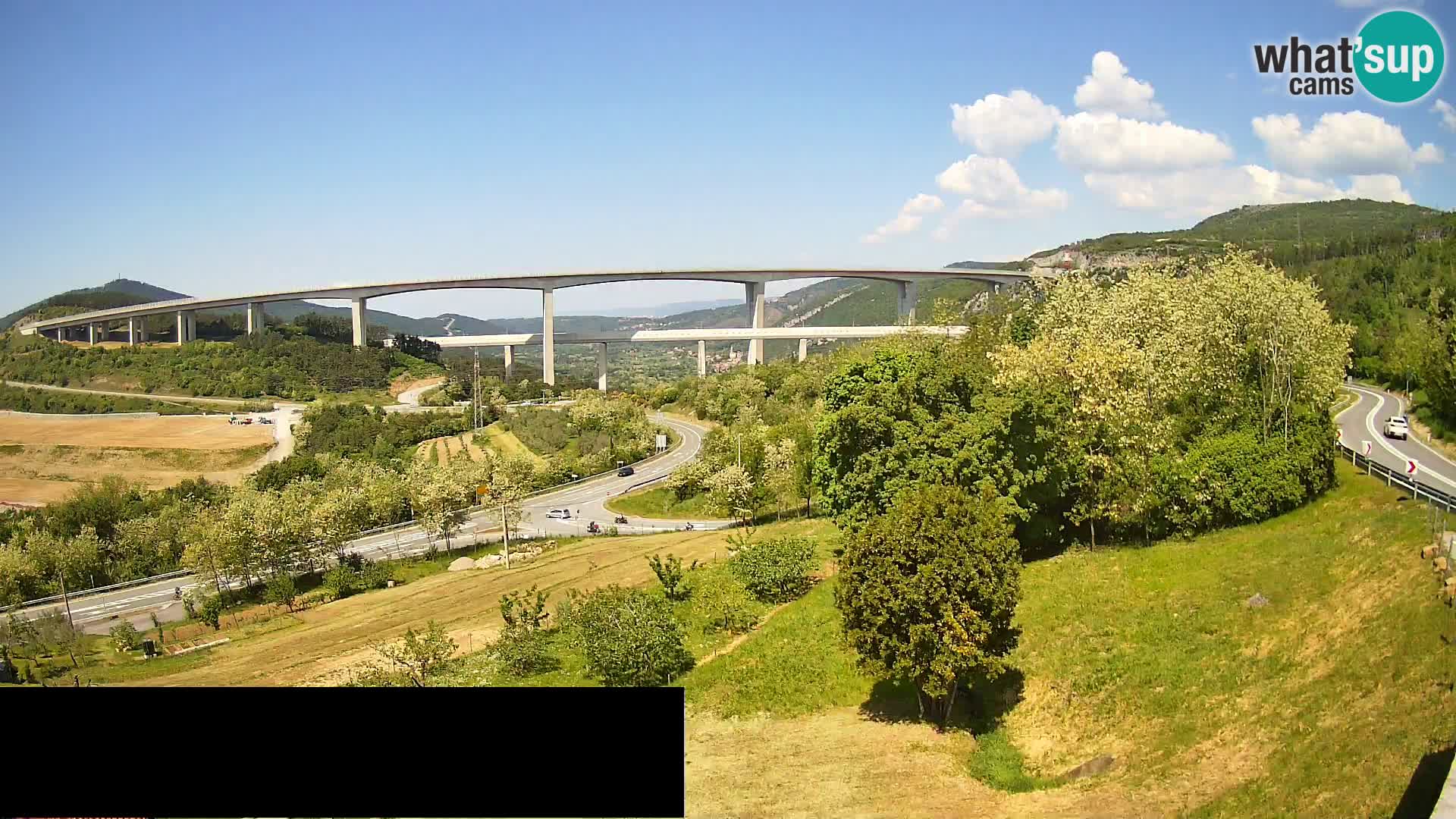 Webcam Črni Kal Viaduct – view from Viki Burger