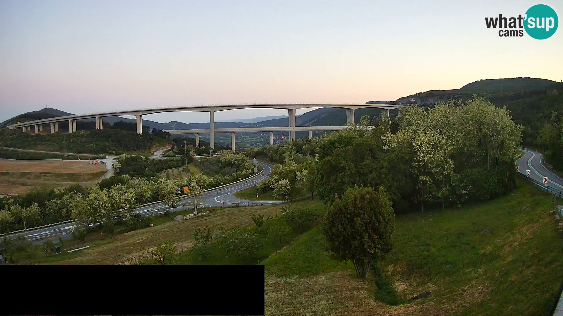 Webcam Črni Kal Viaduct – view from Viki Burger
