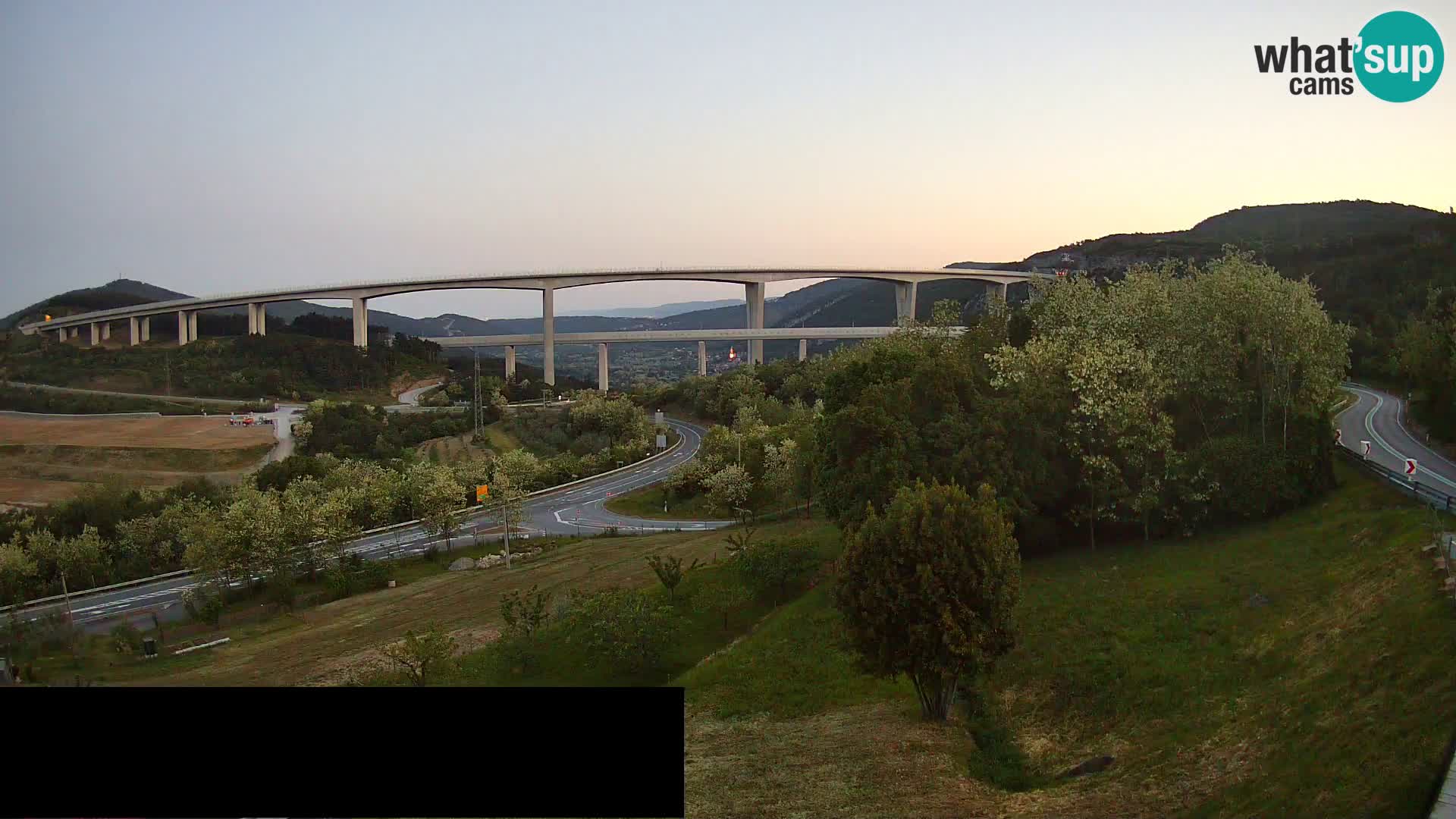 Web kamera Črni Kal Viadukt – pogled sa Viki Burgerja