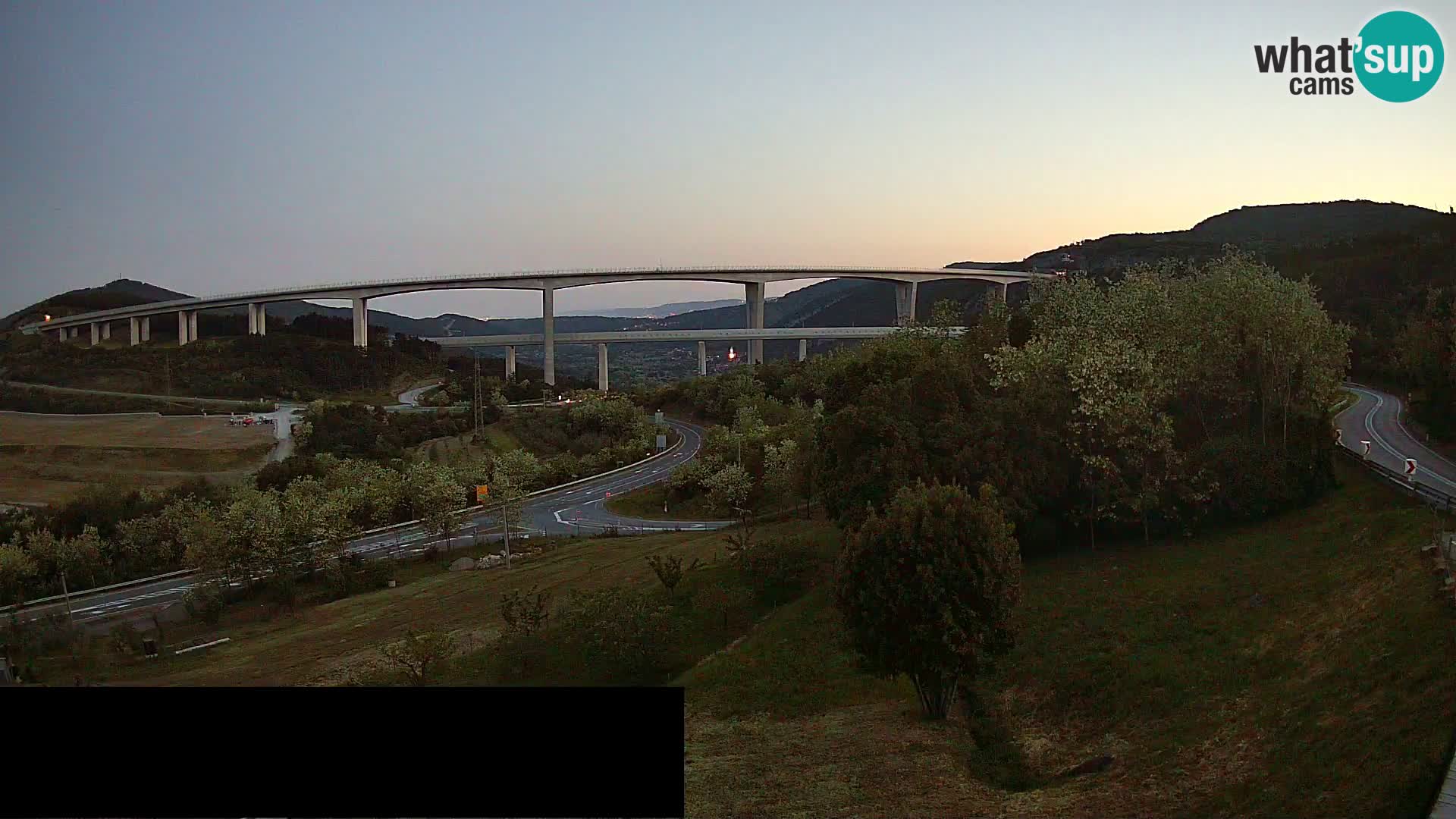Live cam Črni Kal Viaduc – Viki Burger