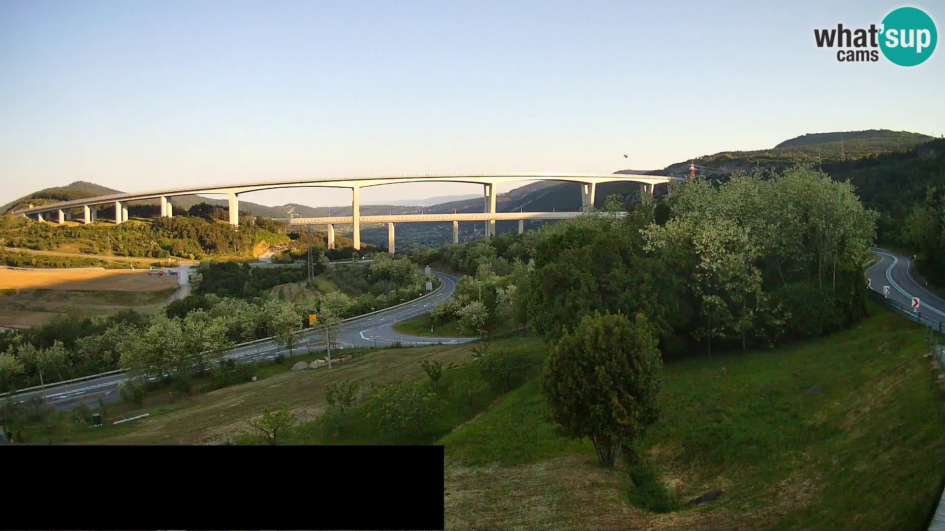 Live cam Črni Kal Viaduc – Viki Burger