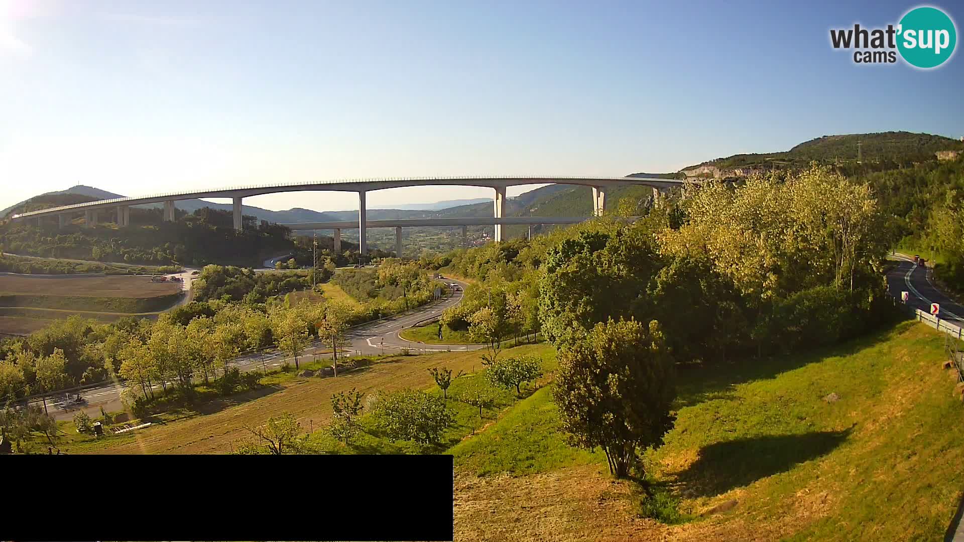 Kamera v živo Črni Kal Viadukt – pogled z Viki Burgerja