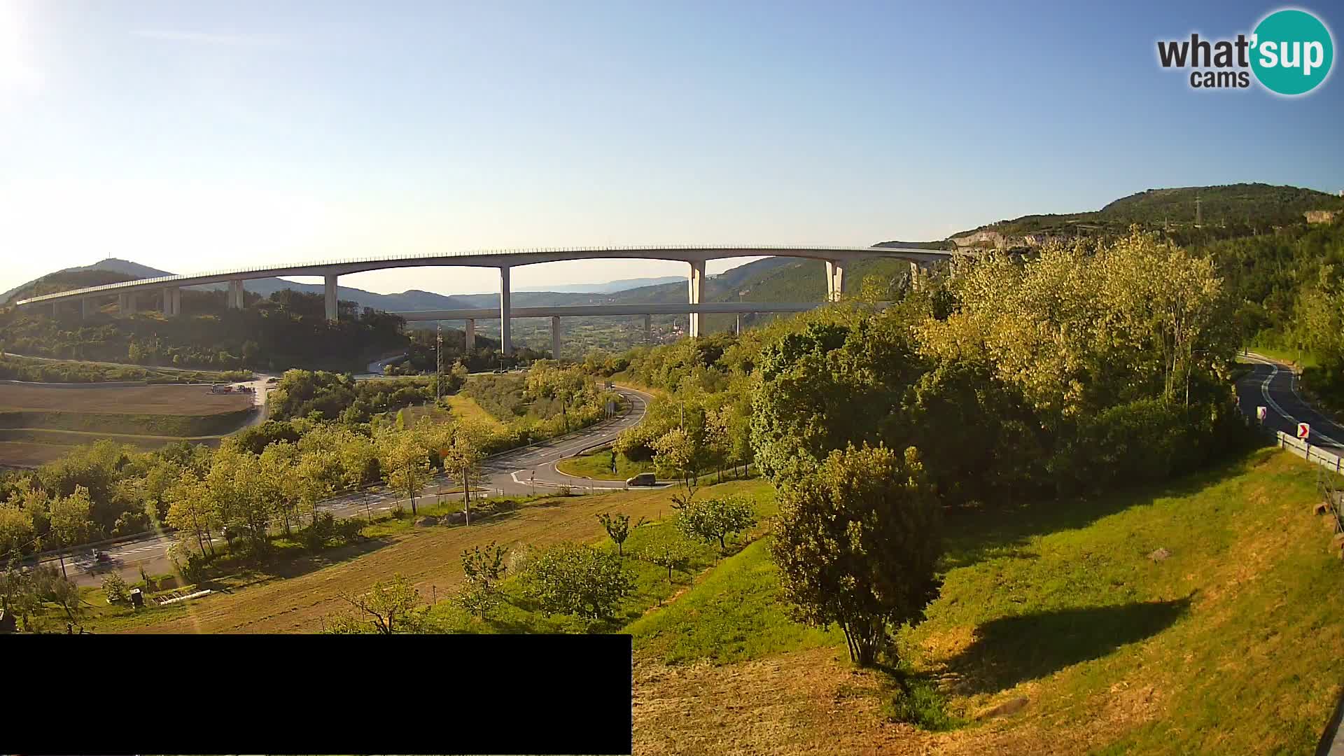 Kamera v živo Črni Kal Viadukt – pogled z Viki Burgerja