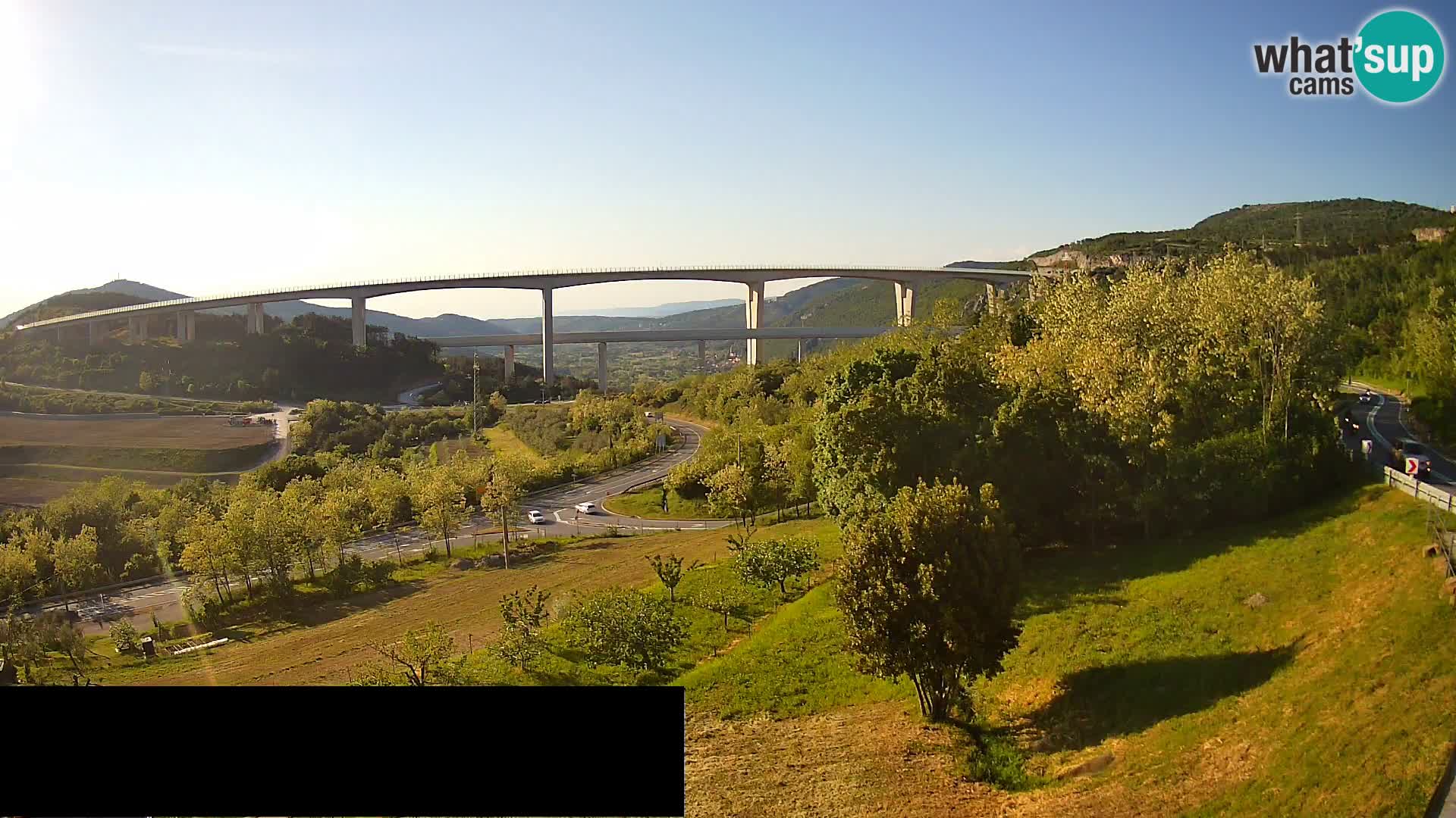 Kamera v živo Črni Kal Viadukt – pogled z Viki Burgerja