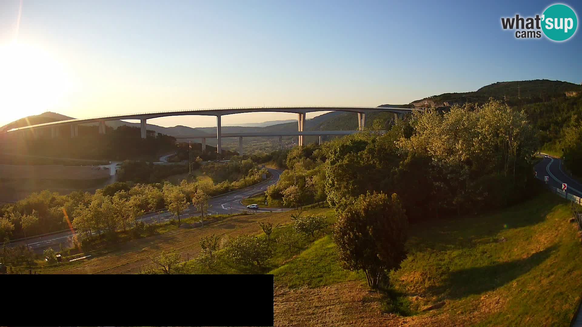 Live cam Črni Kal Viaduc – Viki Burger