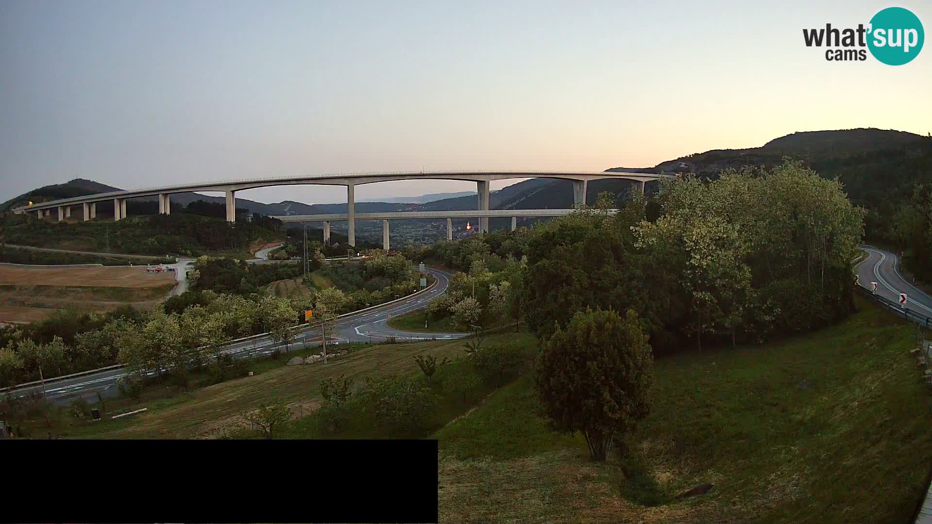 Camera en vivo Črni Kal Viaducto – Viki Burger