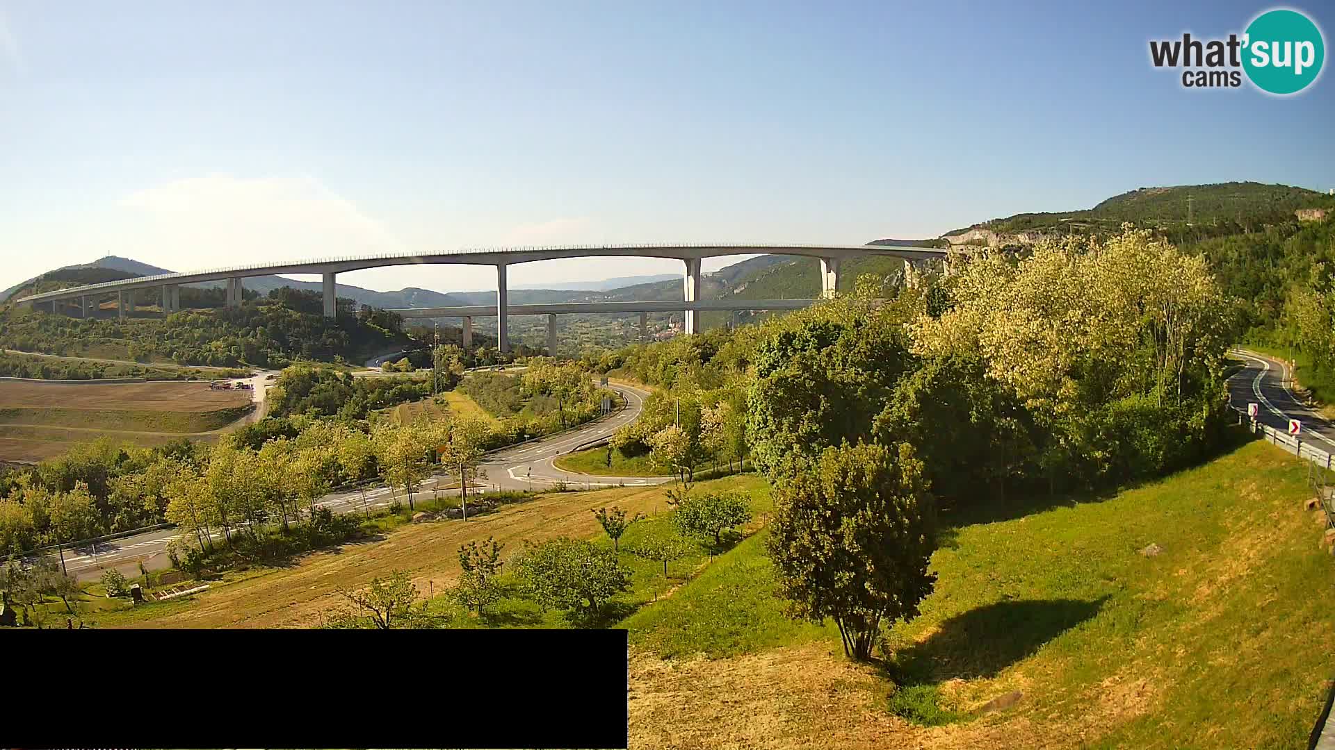 Webcam Črni Kal Viaduct – view from Viki Burger
