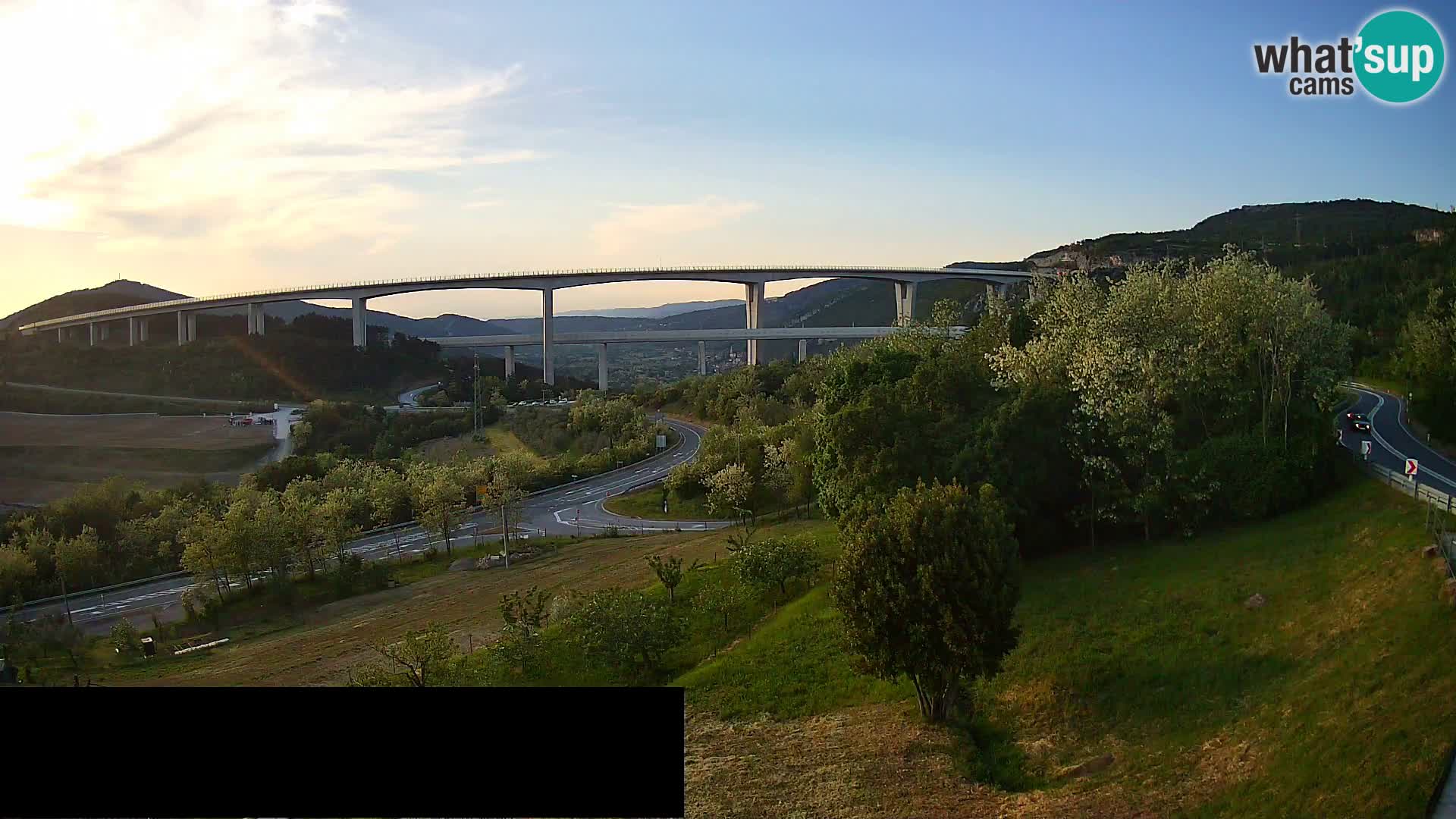 Webcam Črni Kal Viadukt – Viki Burger