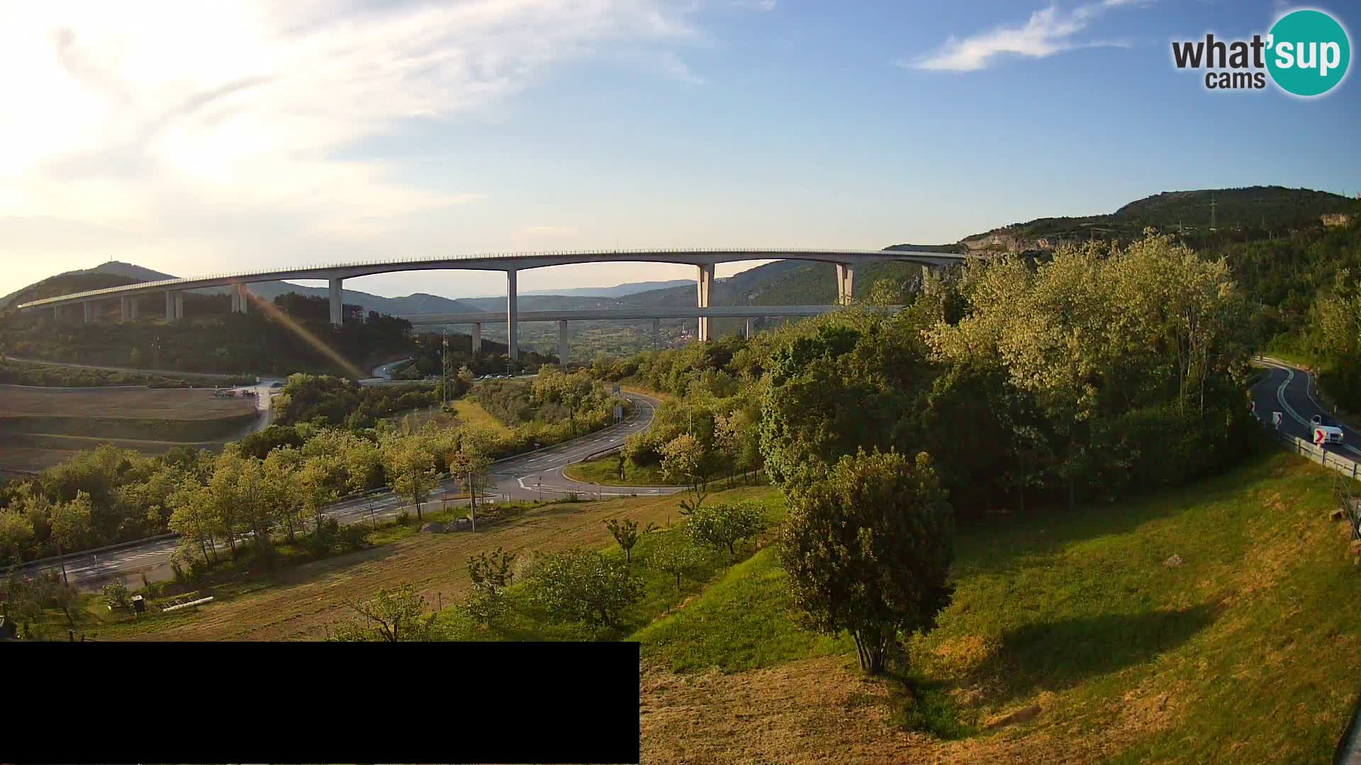Camera en vivo Črni Kal Viaducto – Viki Burger