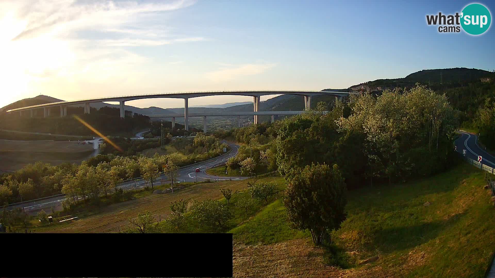 Live cam Črni Kal Viaduc – Viki Burger
