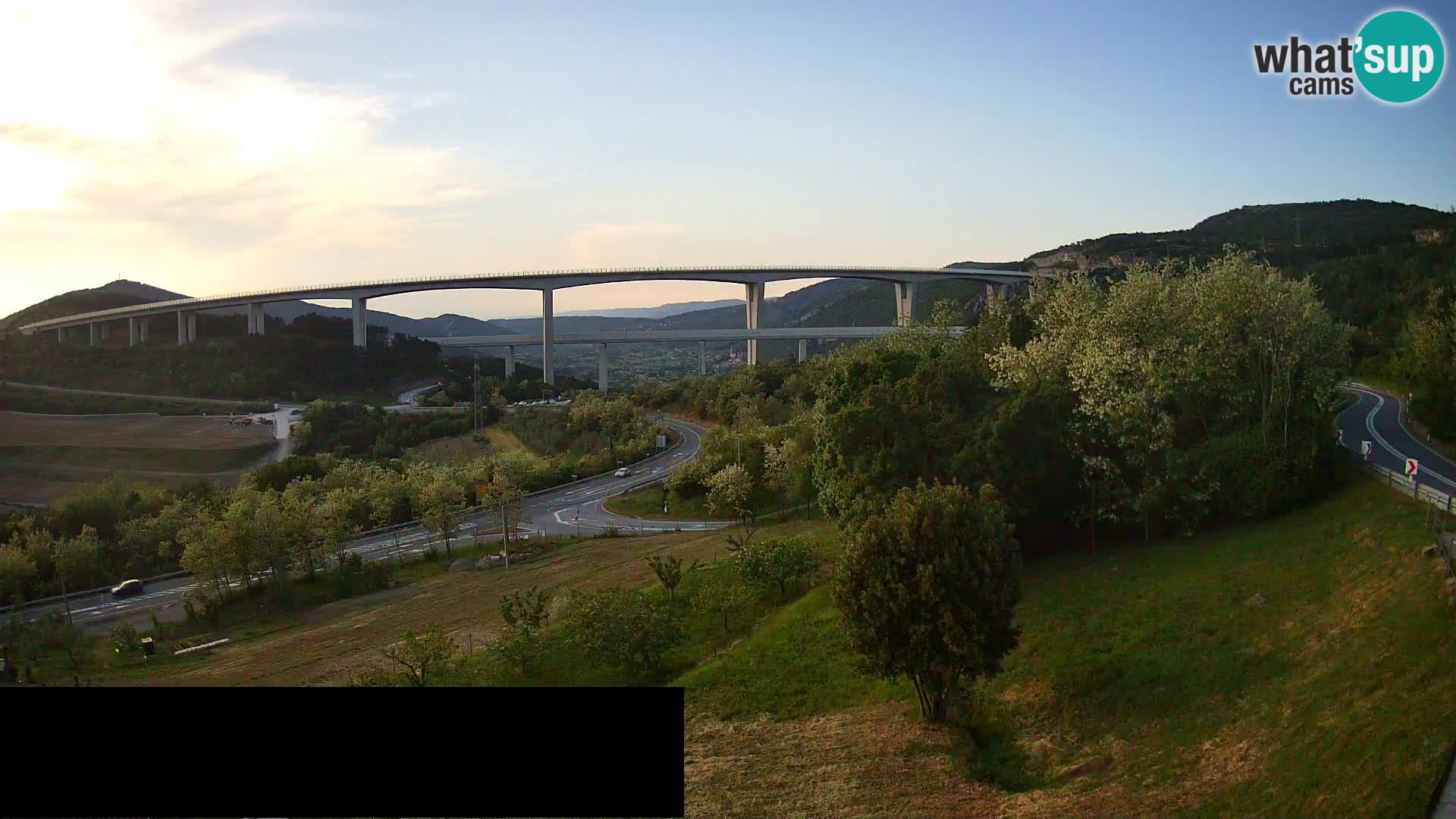 Live cam Črni Kal Viaduc – Viki Burger