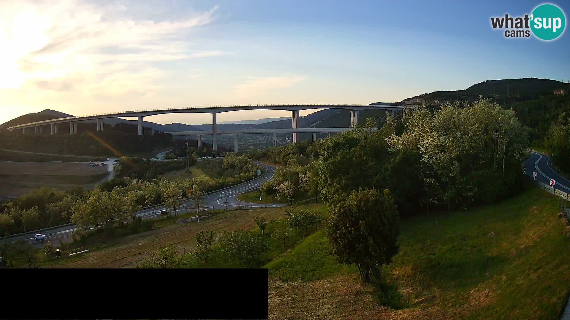 Live cam Črni Kal Viaduc – Viki Burger