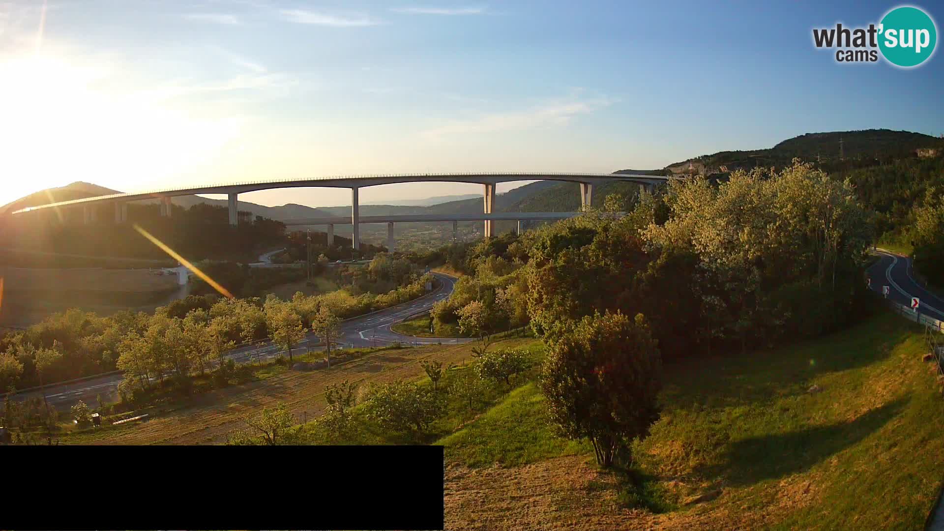 Live cam Črni Kal Viaduc – Viki Burger