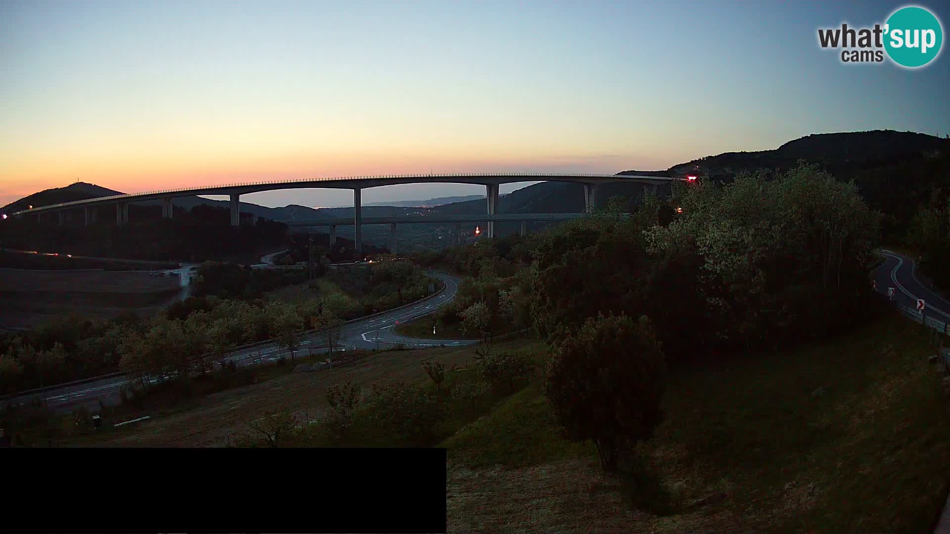 Live cam Črni Kal Viaduc – Viki Burger