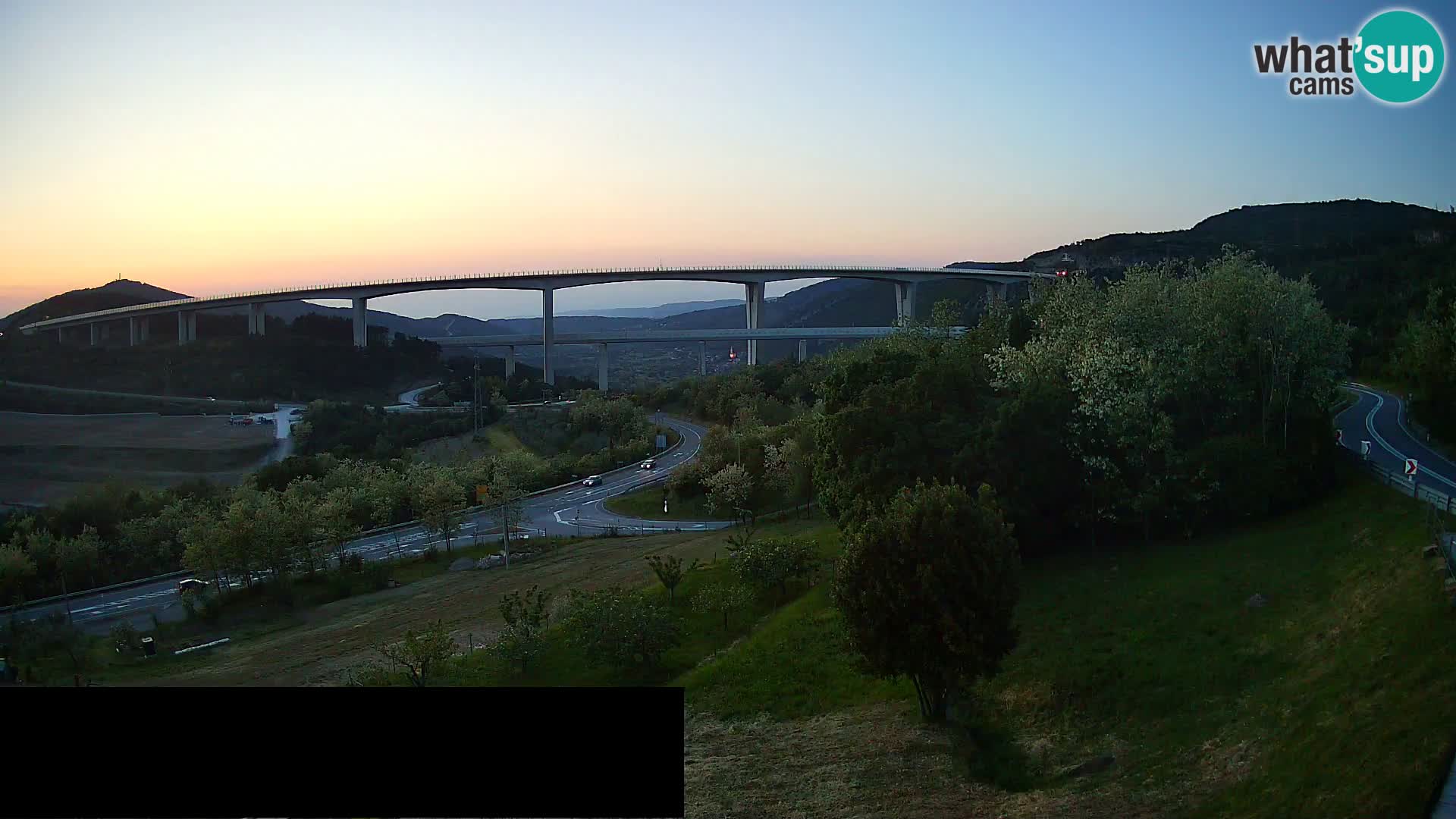 Camera en vivo Črni Kal Viaducto – Viki Burger