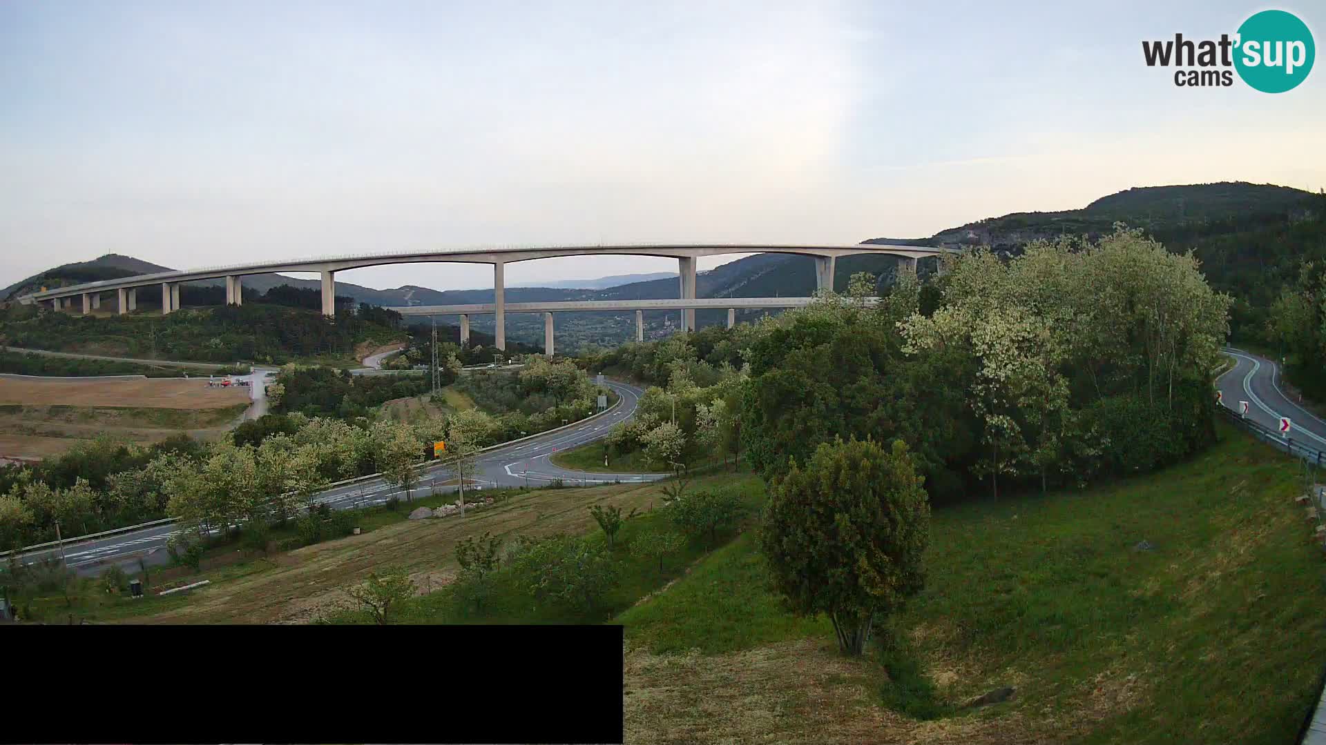 Webcam Črni Kal Viaduct – view from Viki Burger