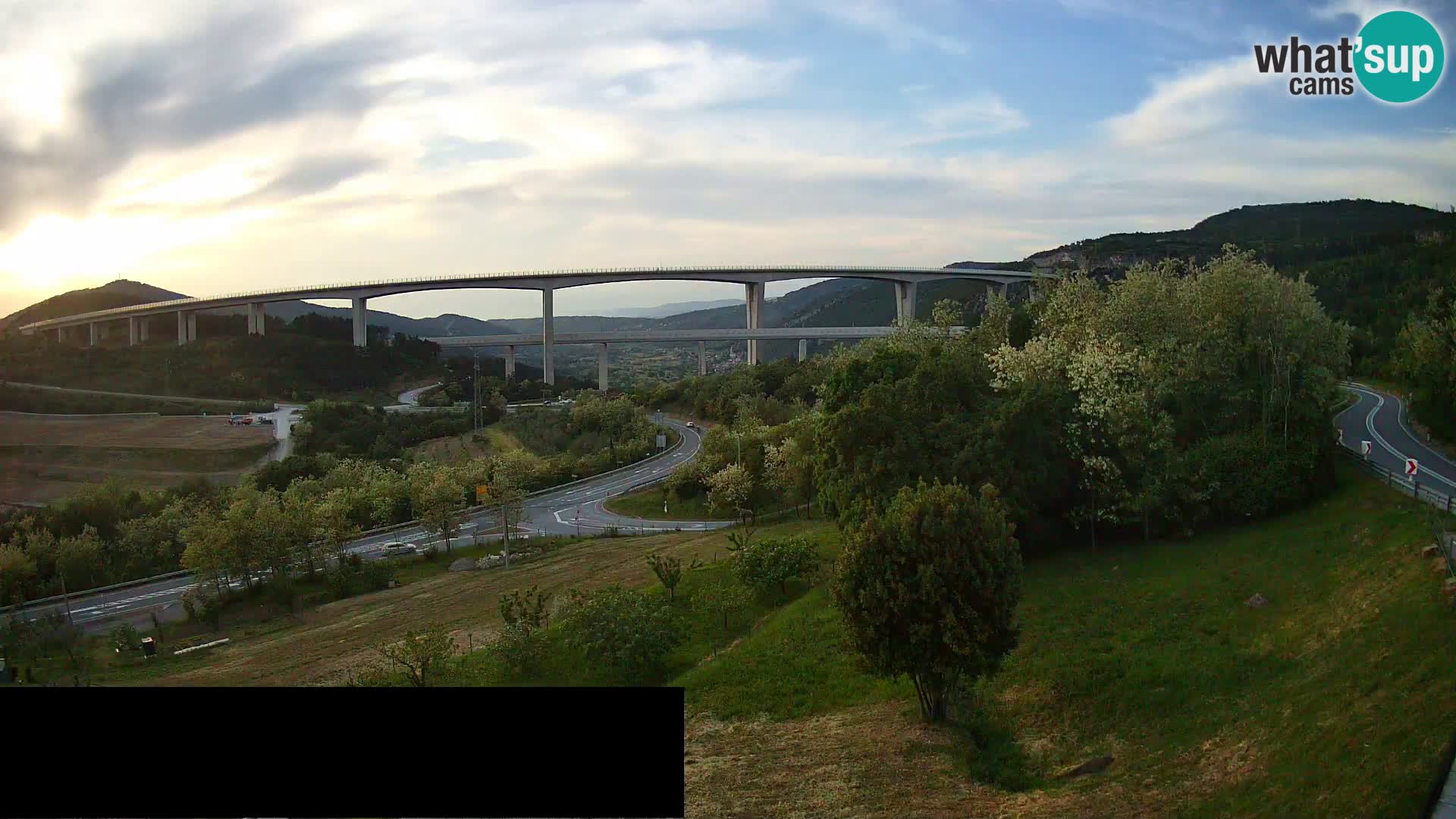 Webcam Črni Kal Viaduct – view from Viki Burger