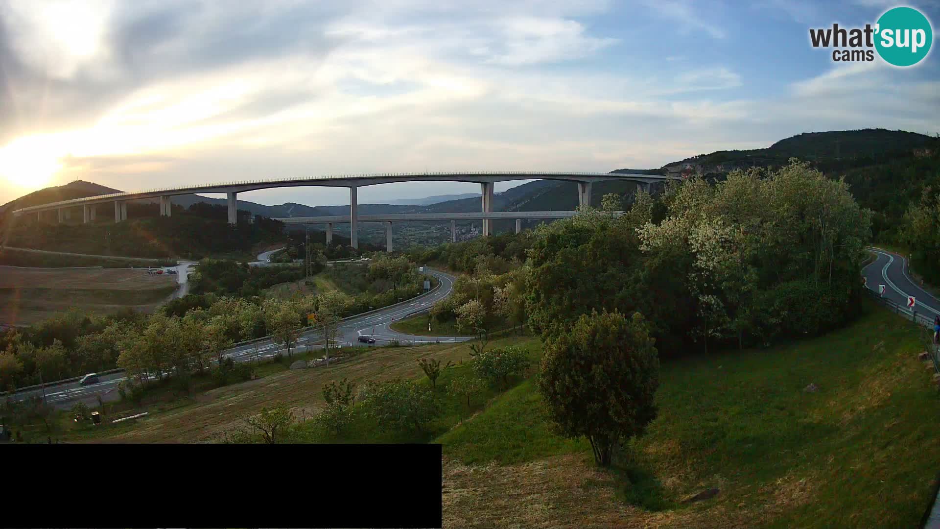 Webcam Črni Kal Viaduct – view from Viki Burger