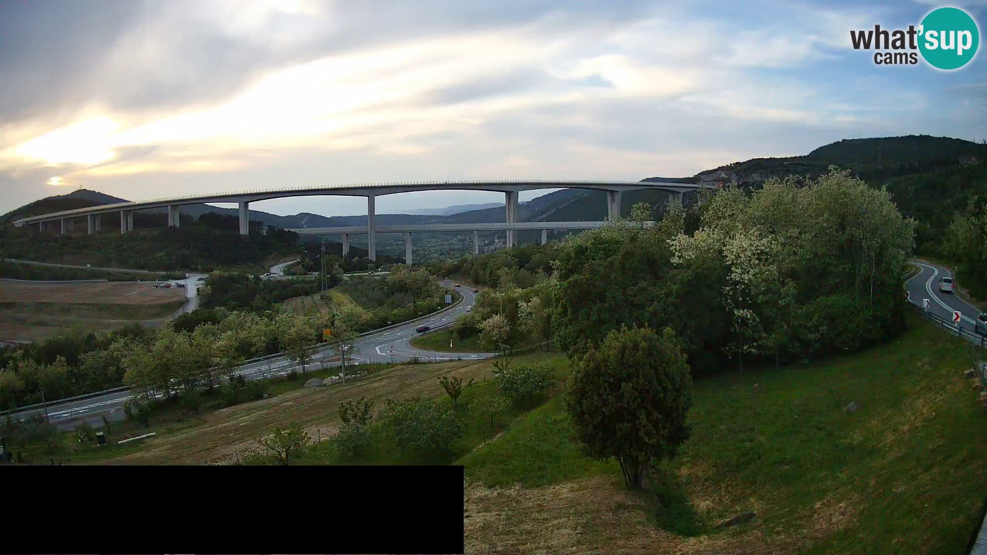 Webcam Črni Kal Viaduct – view from Viki Burger