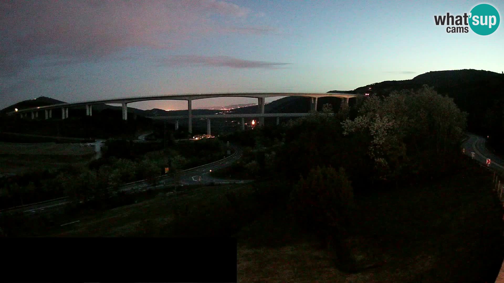 Webcam Črni Kal Viadukt – Viki Burger