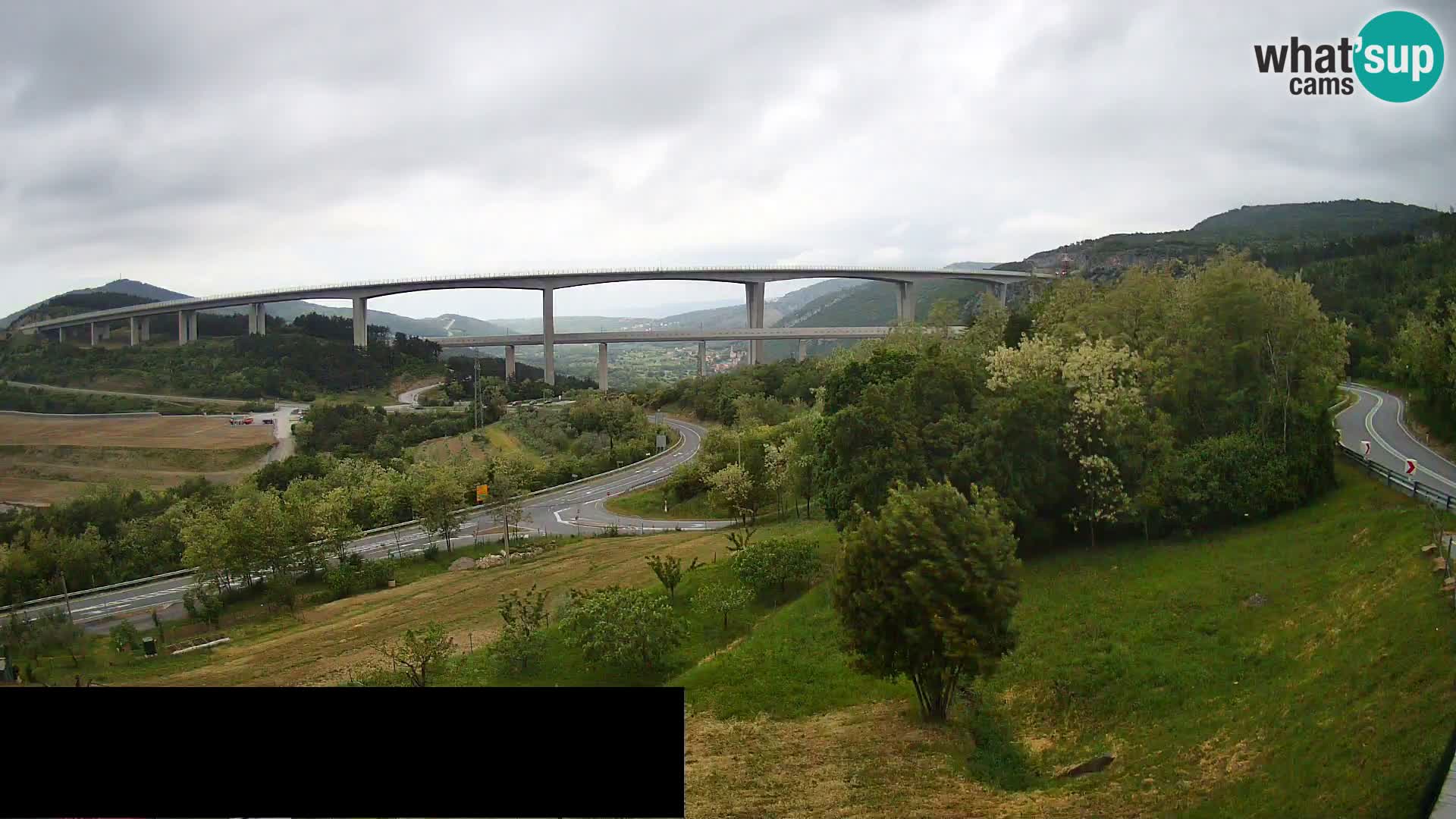 Kamera v živo Črni Kal Viadukt – pogled z Viki Burgerja