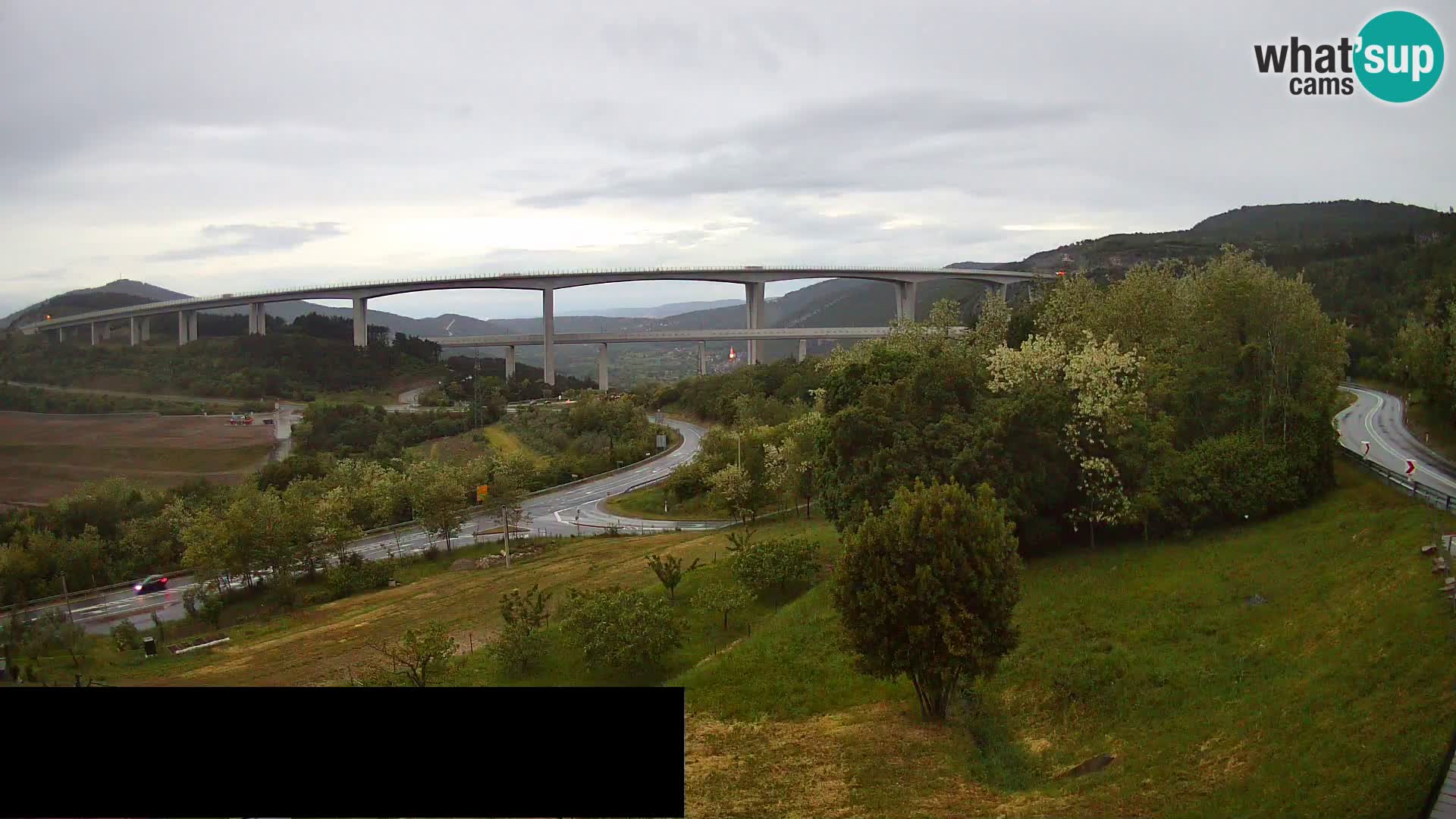 Webcam Črni Kal Viaduct – view from Viki Burger