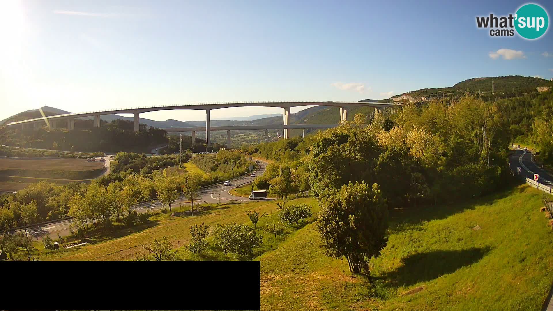 Live cam Črni Kal Viaduc – Viki Burger