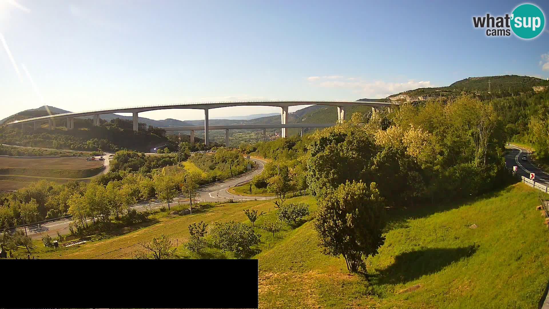 Kamera v živo Črni Kal Viadukt – pogled z Viki Burgerja
