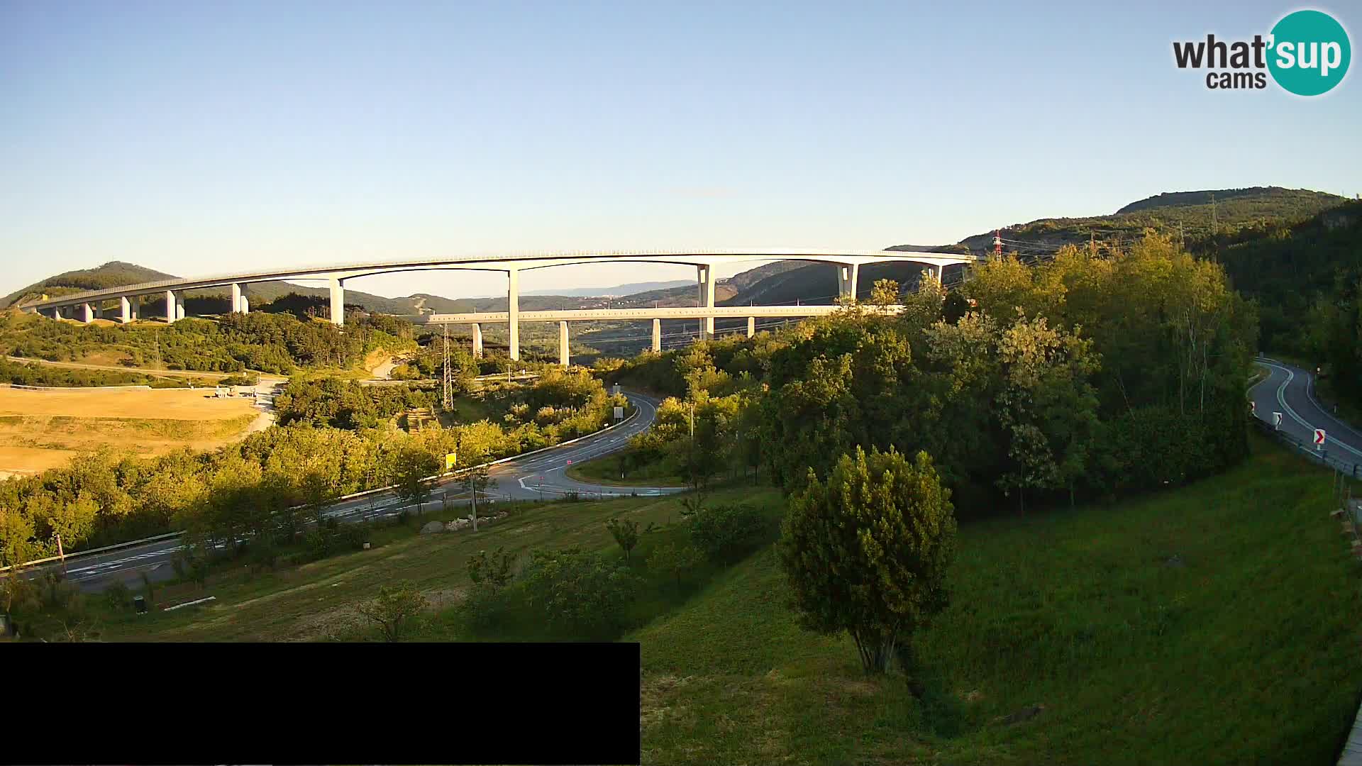 Kamera v živo Črni Kal Viadukt – pogled z Viki Burgerja